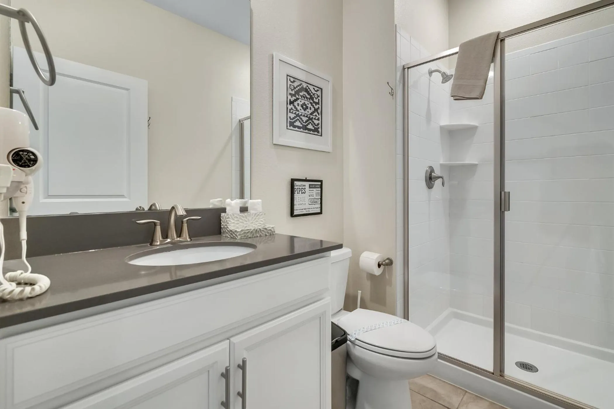 Bathroom in Fascinating 4 bedroom, walking distance to the waterpark