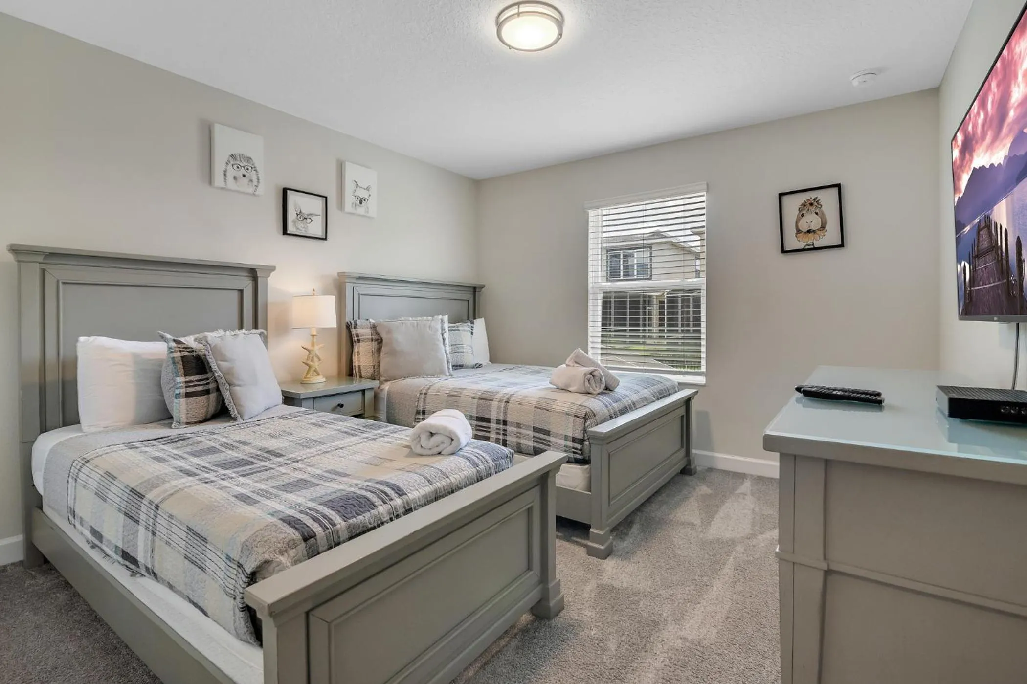 Bedroom, Bed in Fascinating 4 bedroom, walking distance to the waterpark