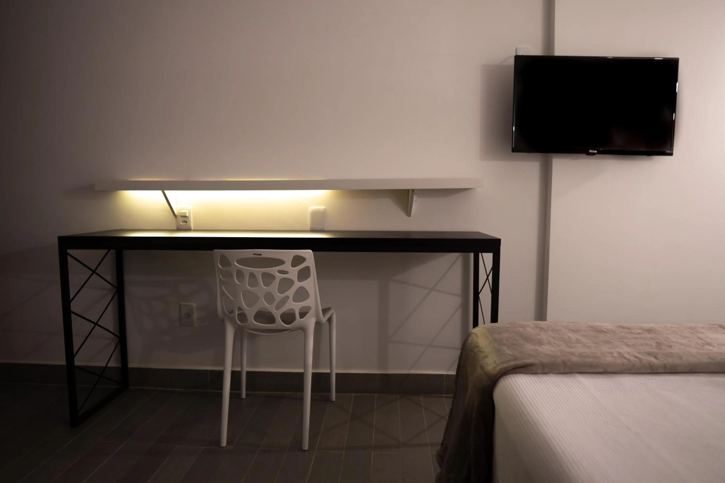 Communal lounge/ TV room, Bed in Front Comfort Teófilo Otoni