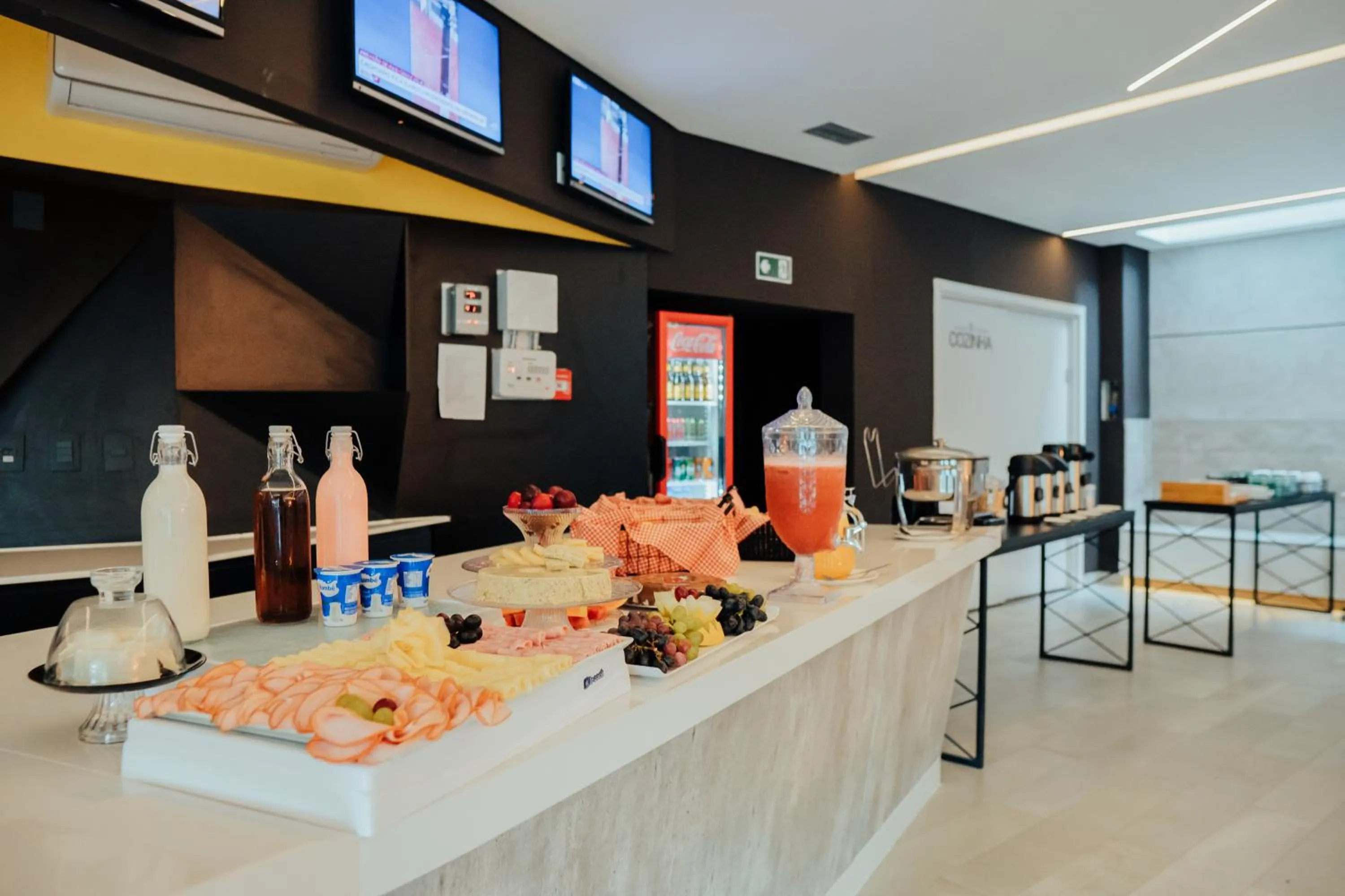 Food and drinks in Front Comfort Teófilo Otoni