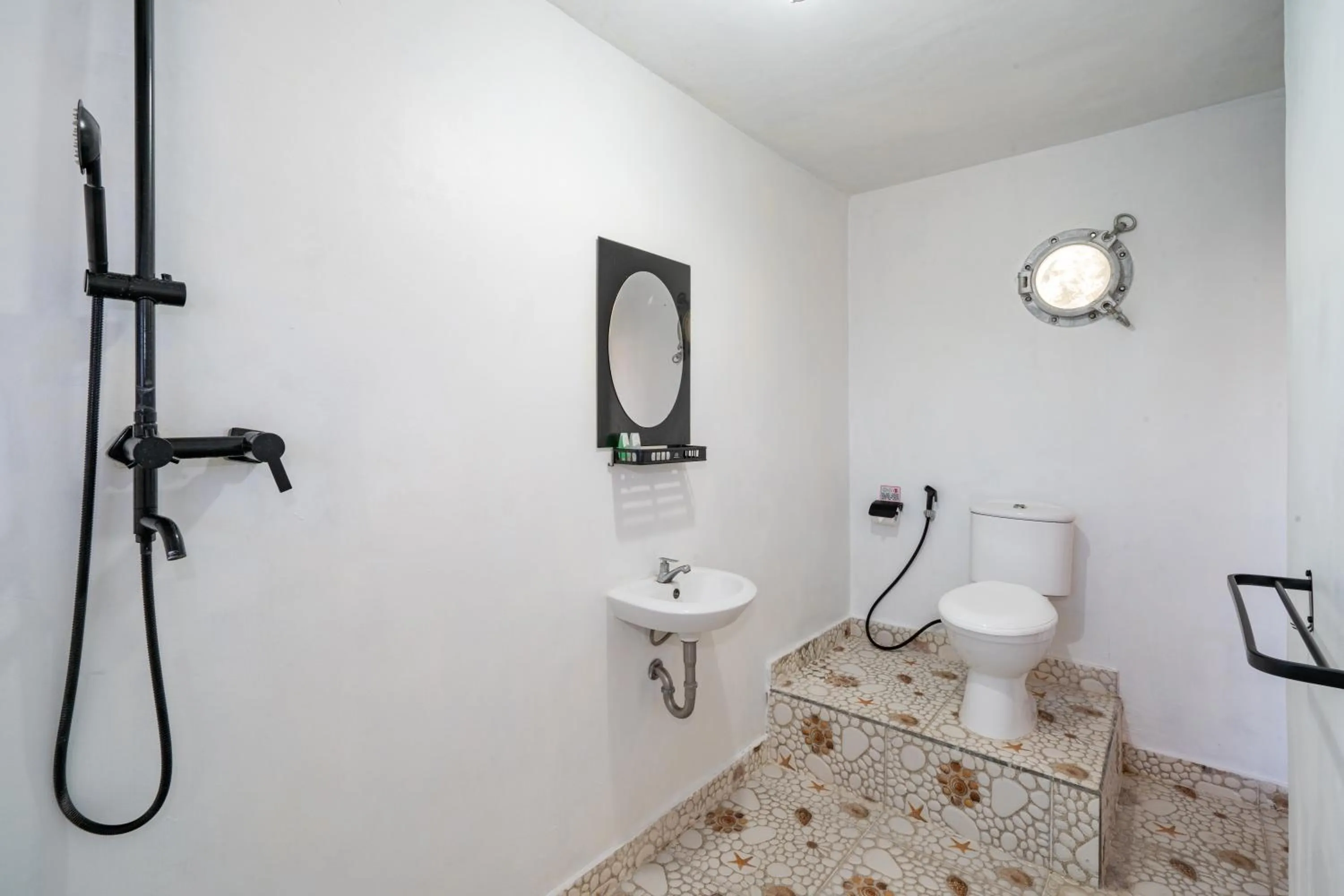 Shower in Butterfly Villas Nusa Ceningan