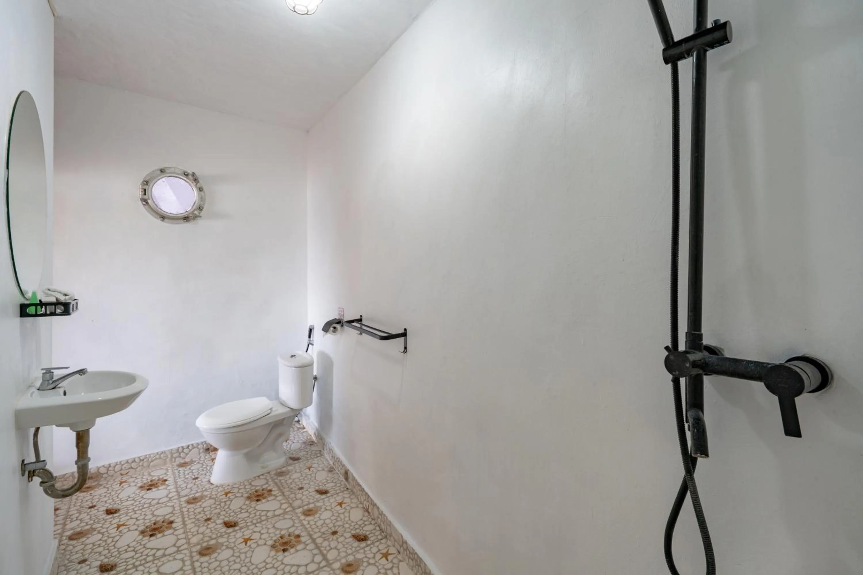 Shower in Butterfly Villas Nusa Ceningan