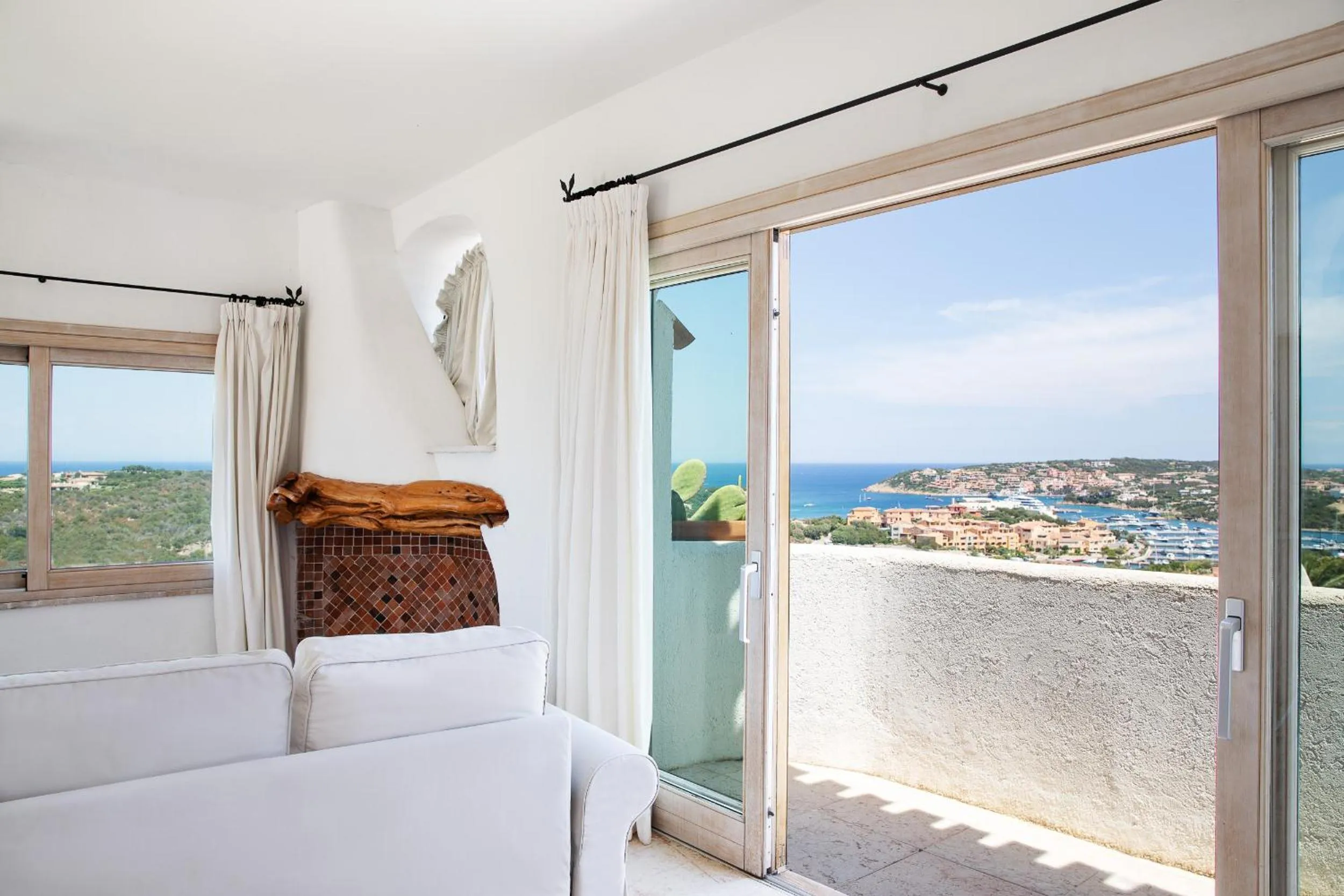 Balcony/Terrace, Bed in Hotel Balocco