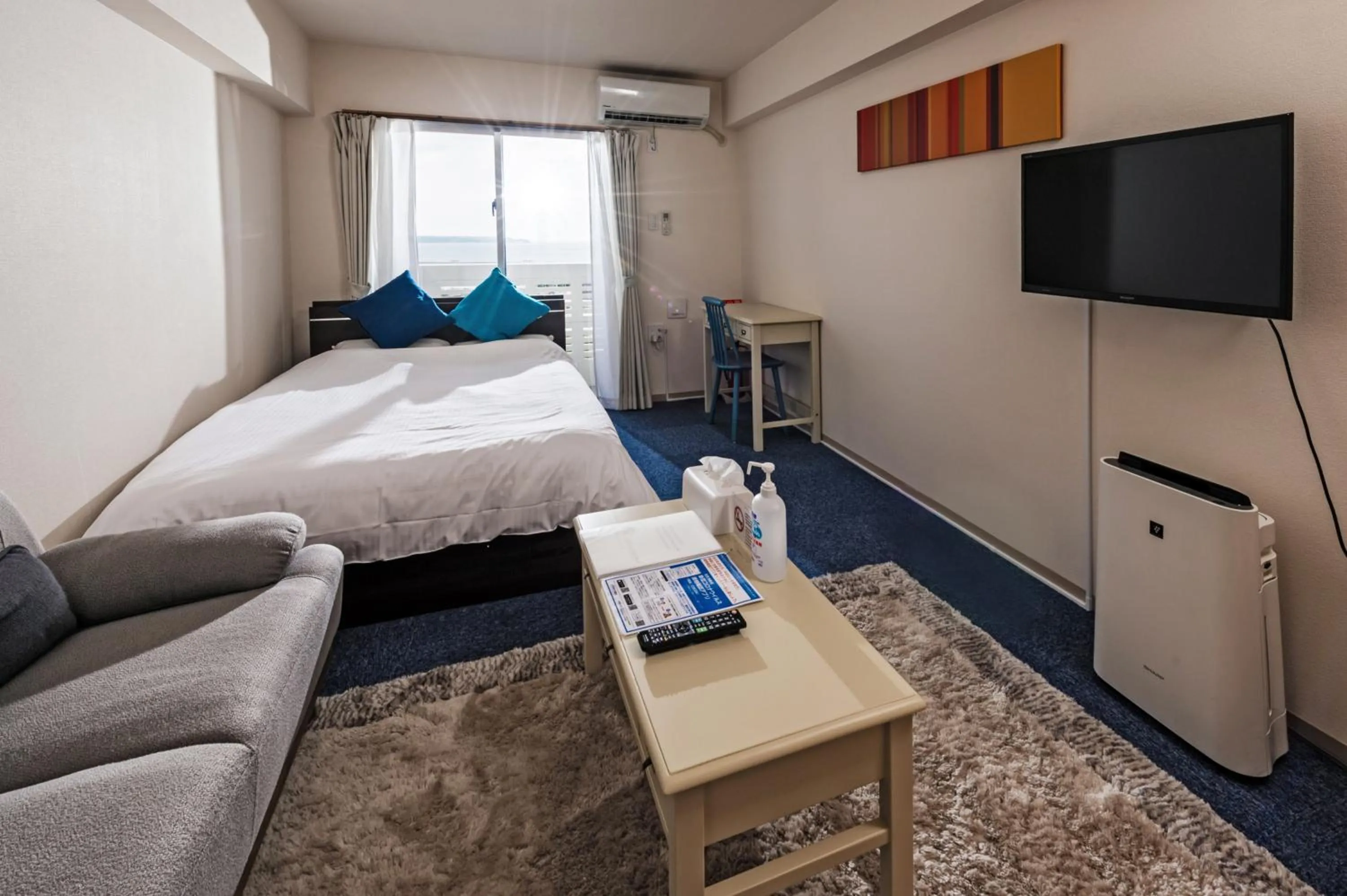 Bedroom, Bed in Crystal Court