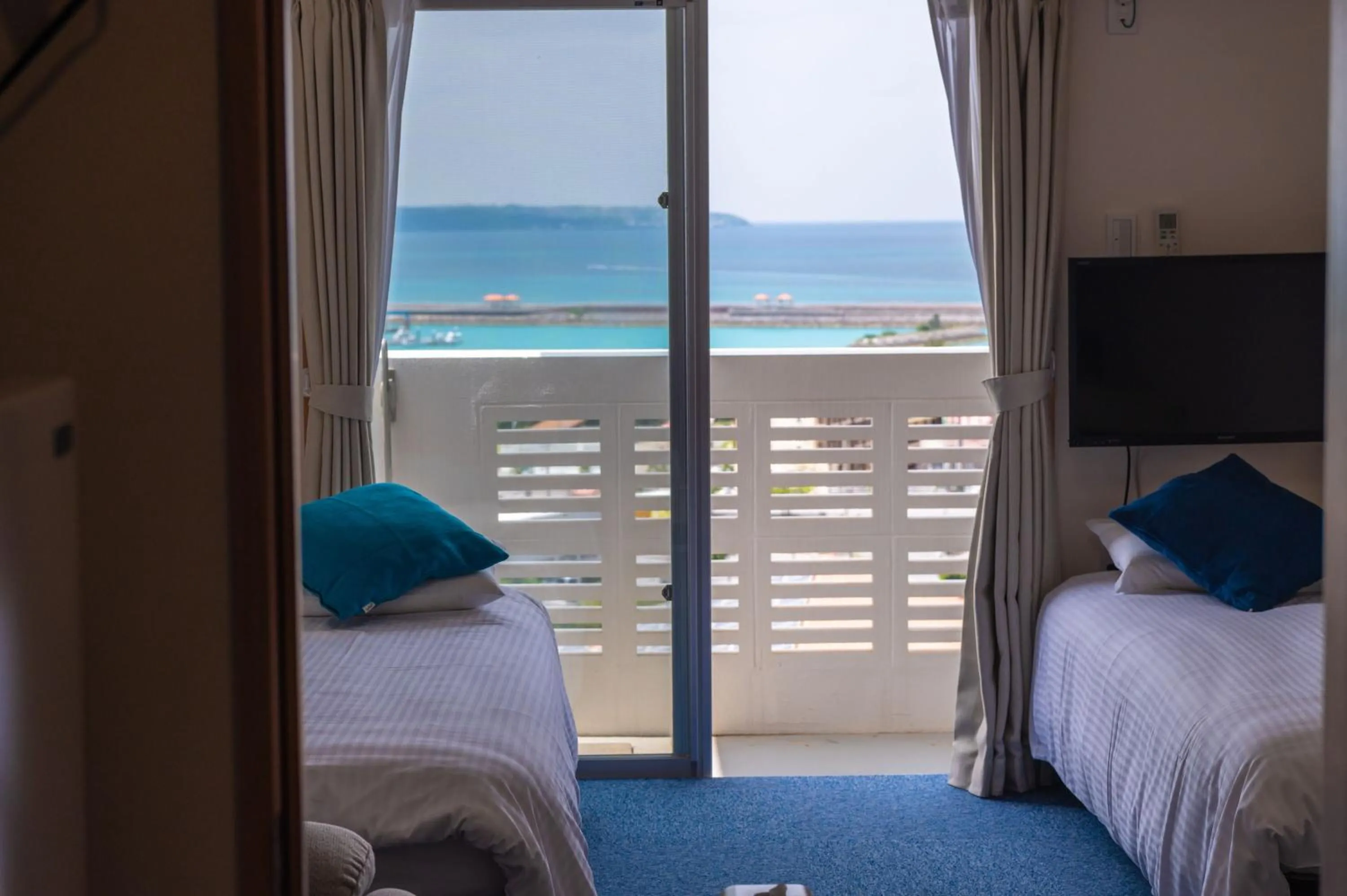 View (from property/room), Bed in Crystal Court