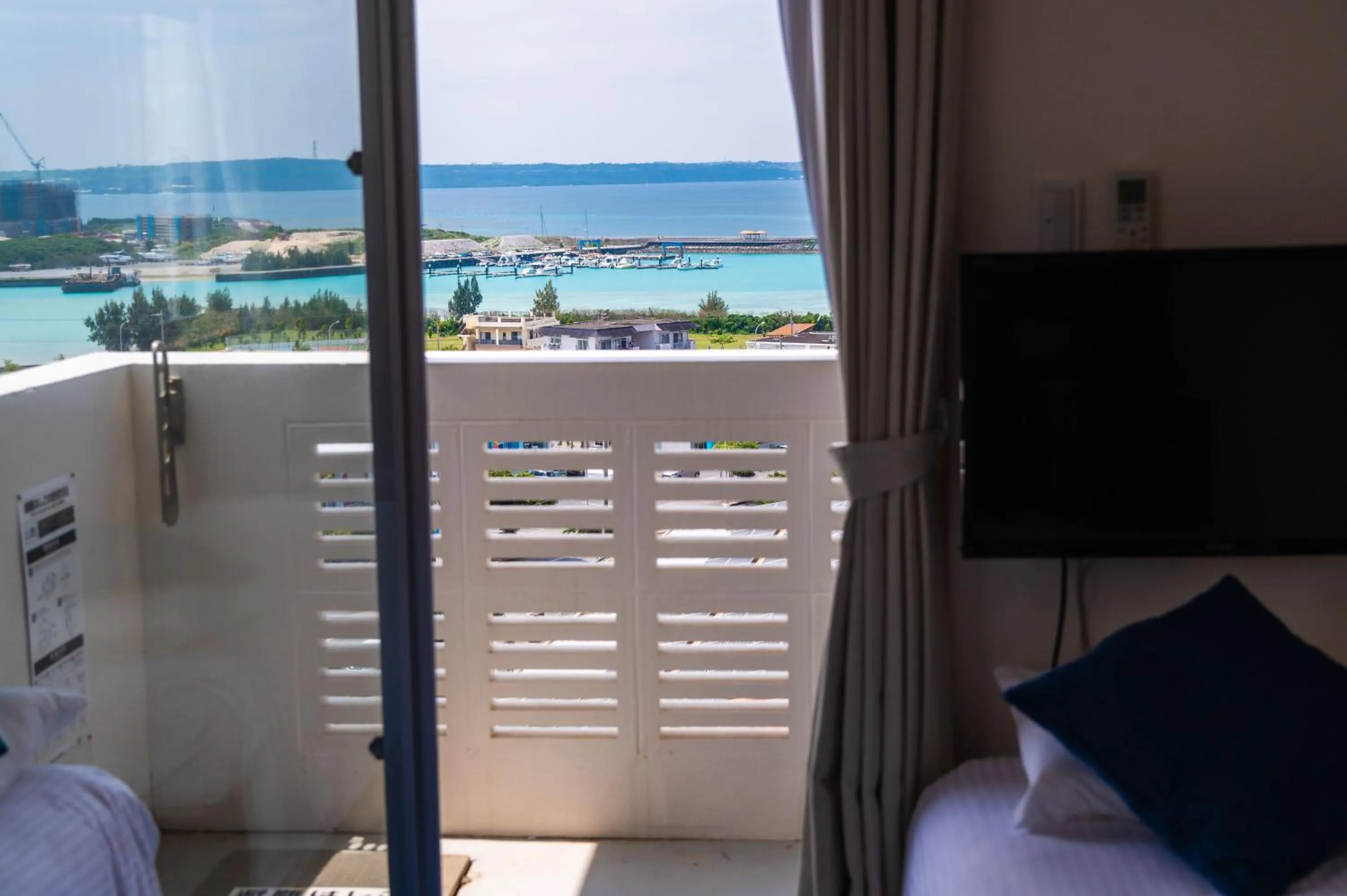 View (from property/room), Bed in Crystal Court