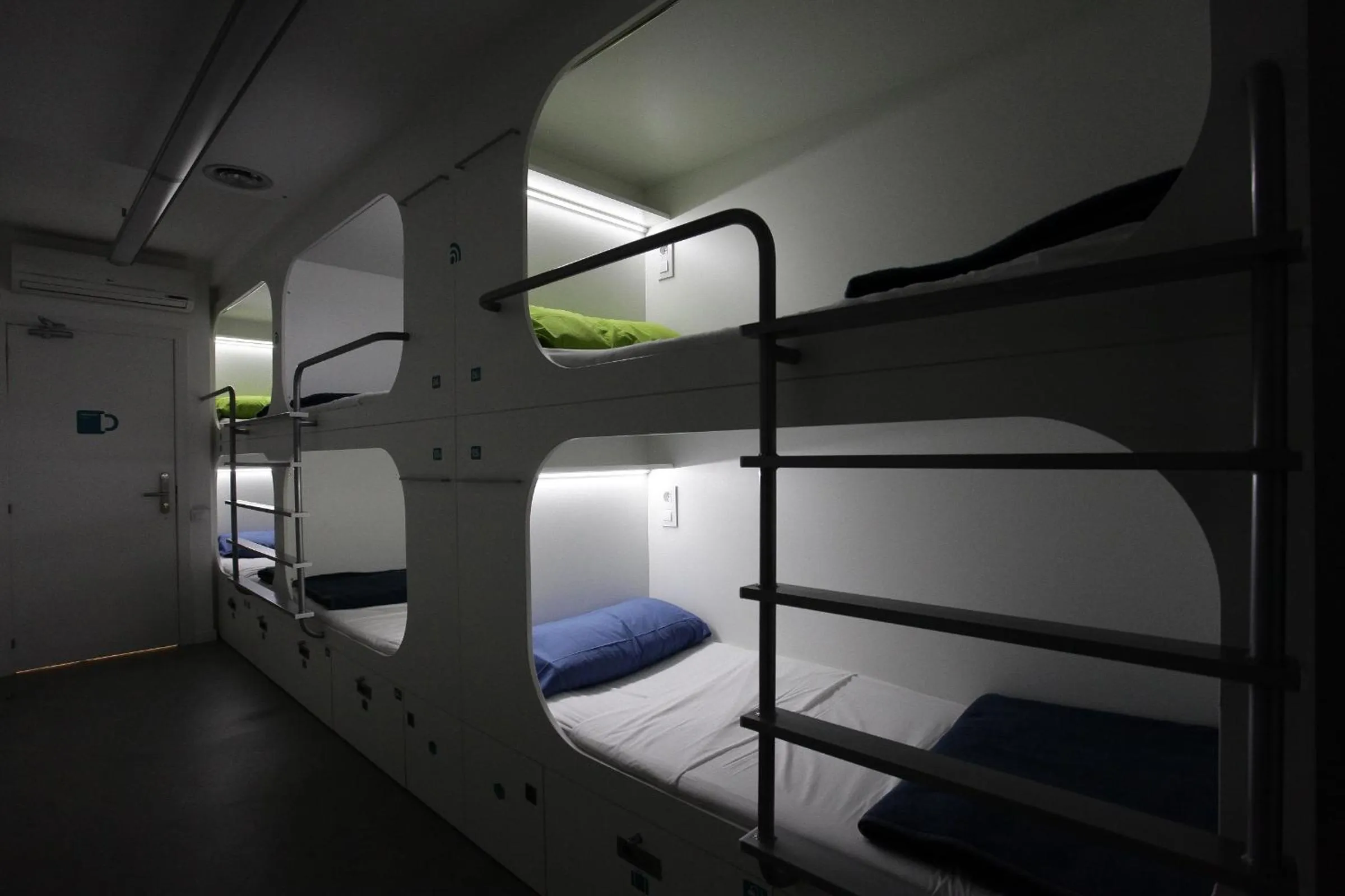 Photo of the whole room, Bed in Dream Cube Hostel