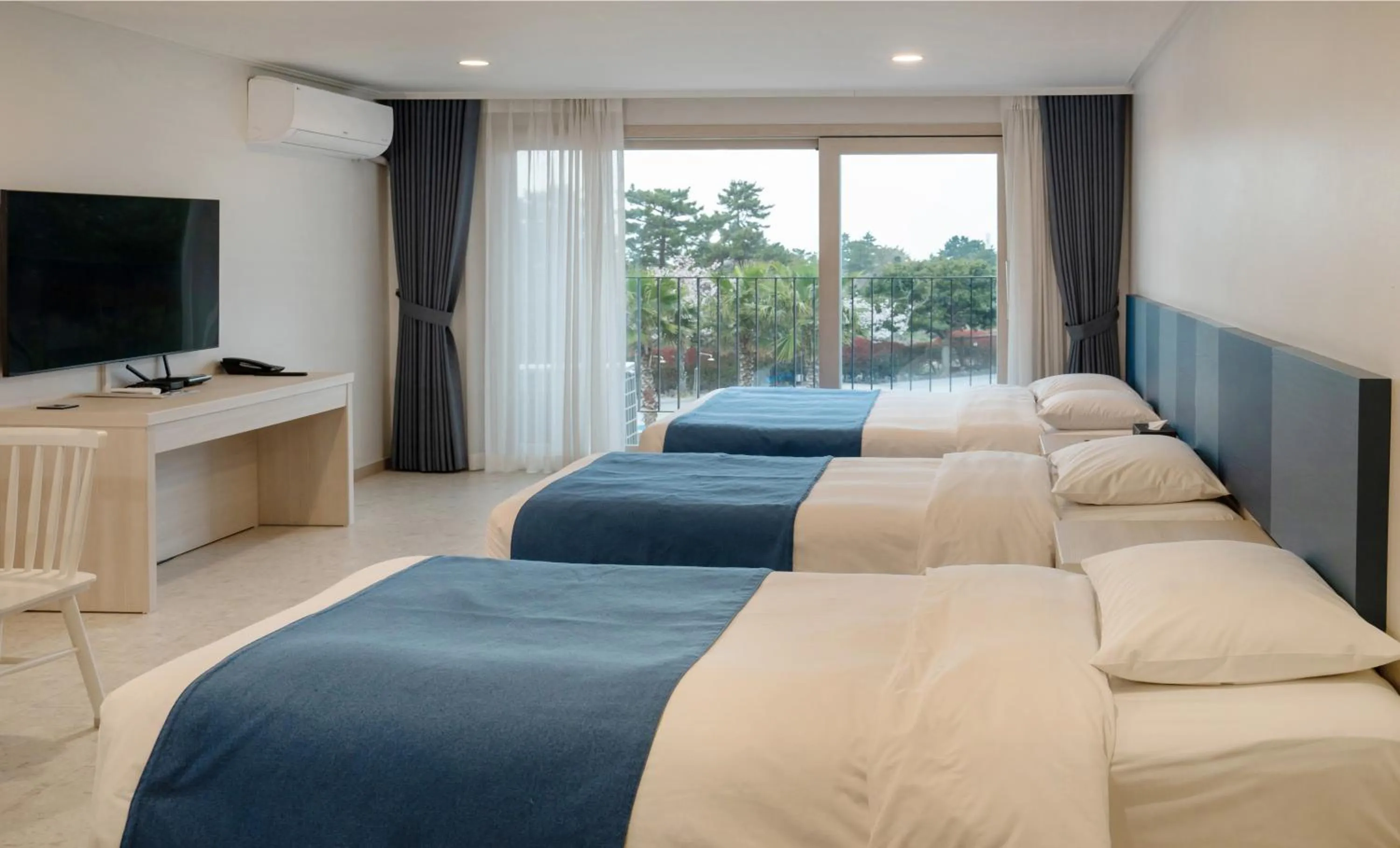 Bed in Hallim Resort