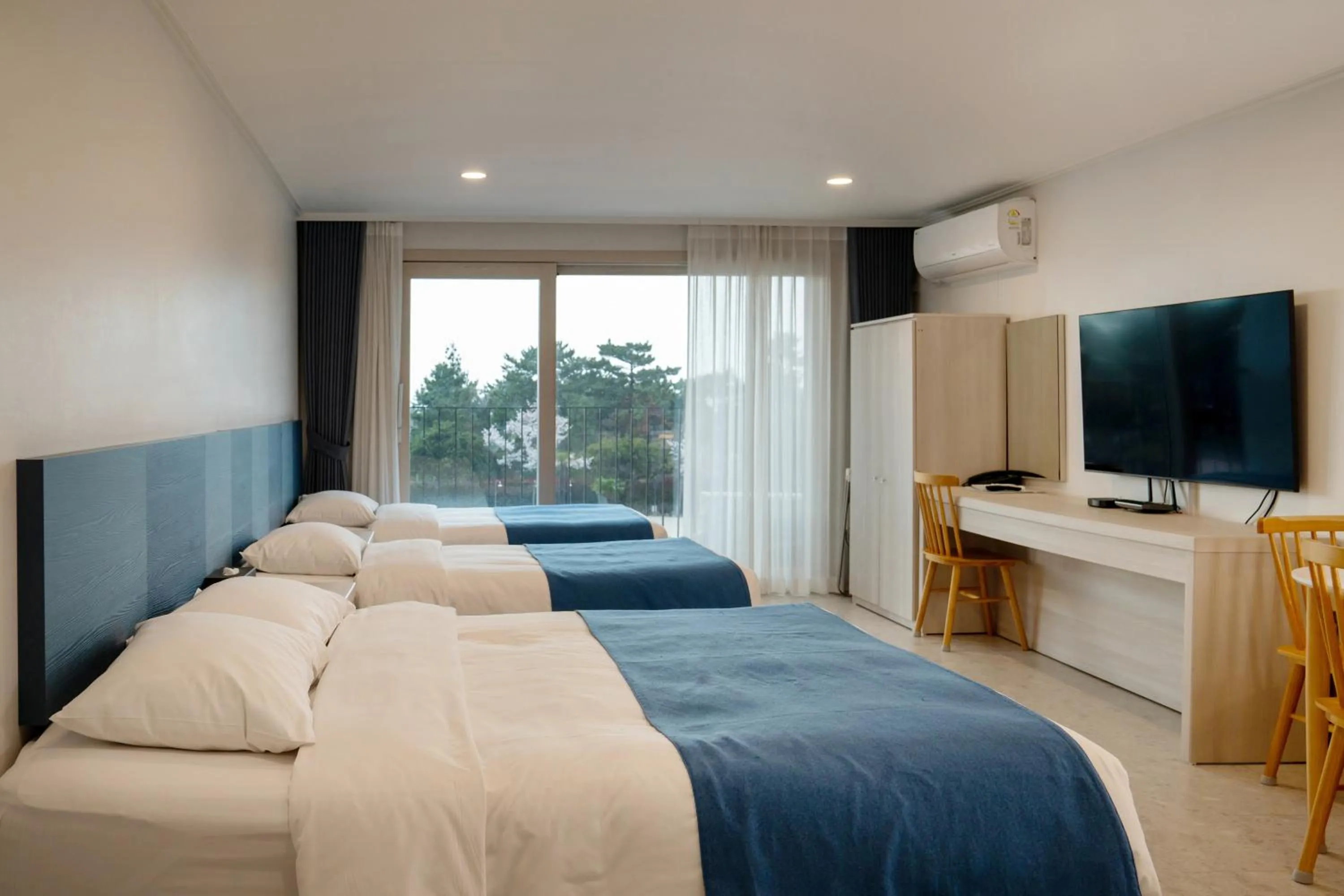 Bed in Hallim Resort