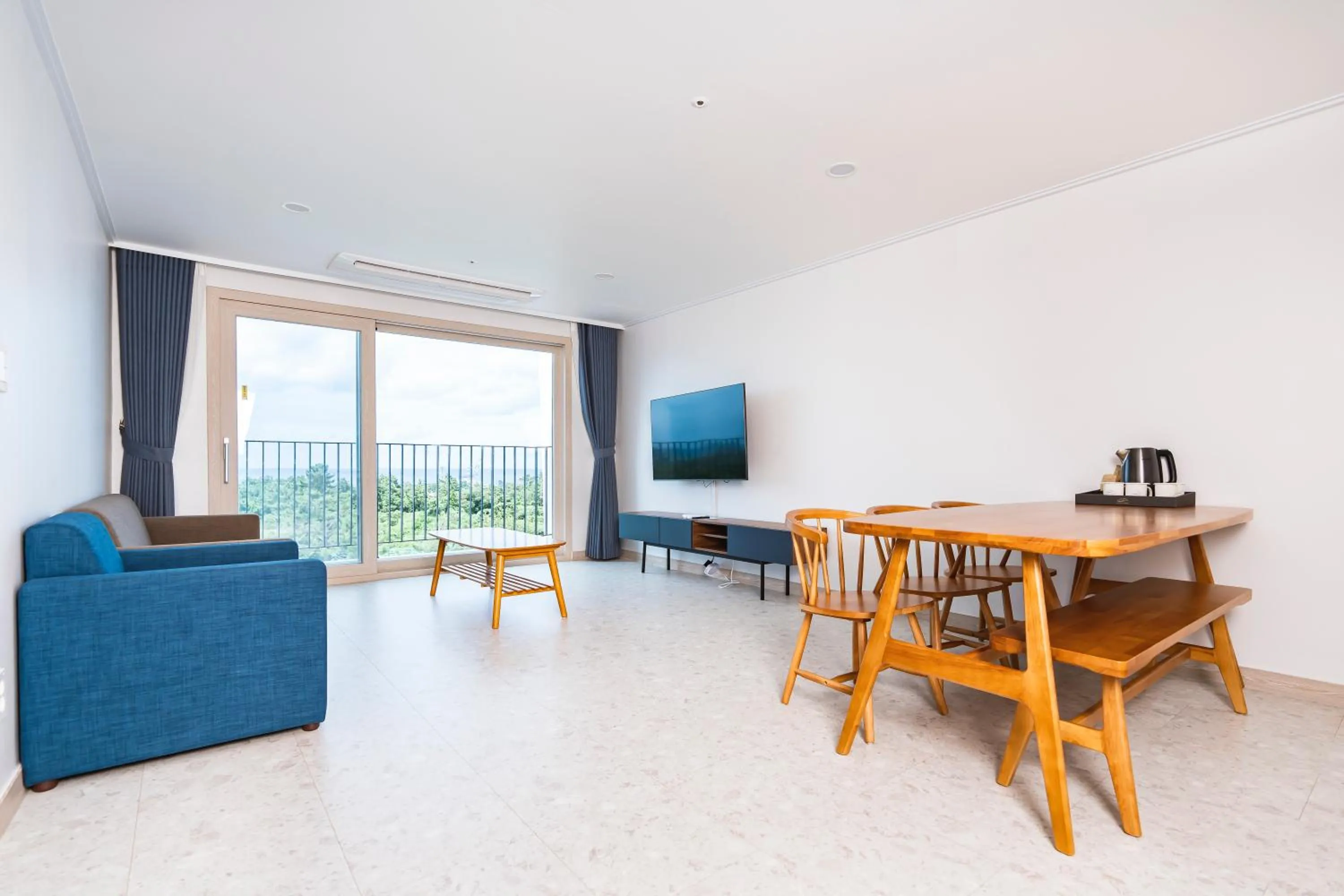 TV and multimedia in Hallim Resort