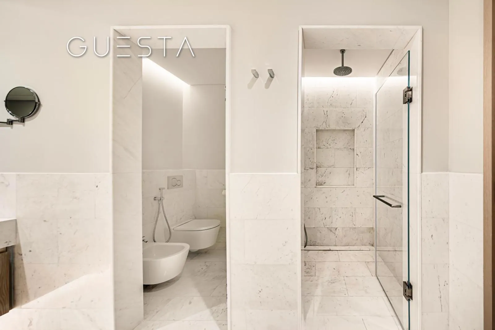 Shower in The Palm Tower, Nakheel Mall, Palm Jumeirah