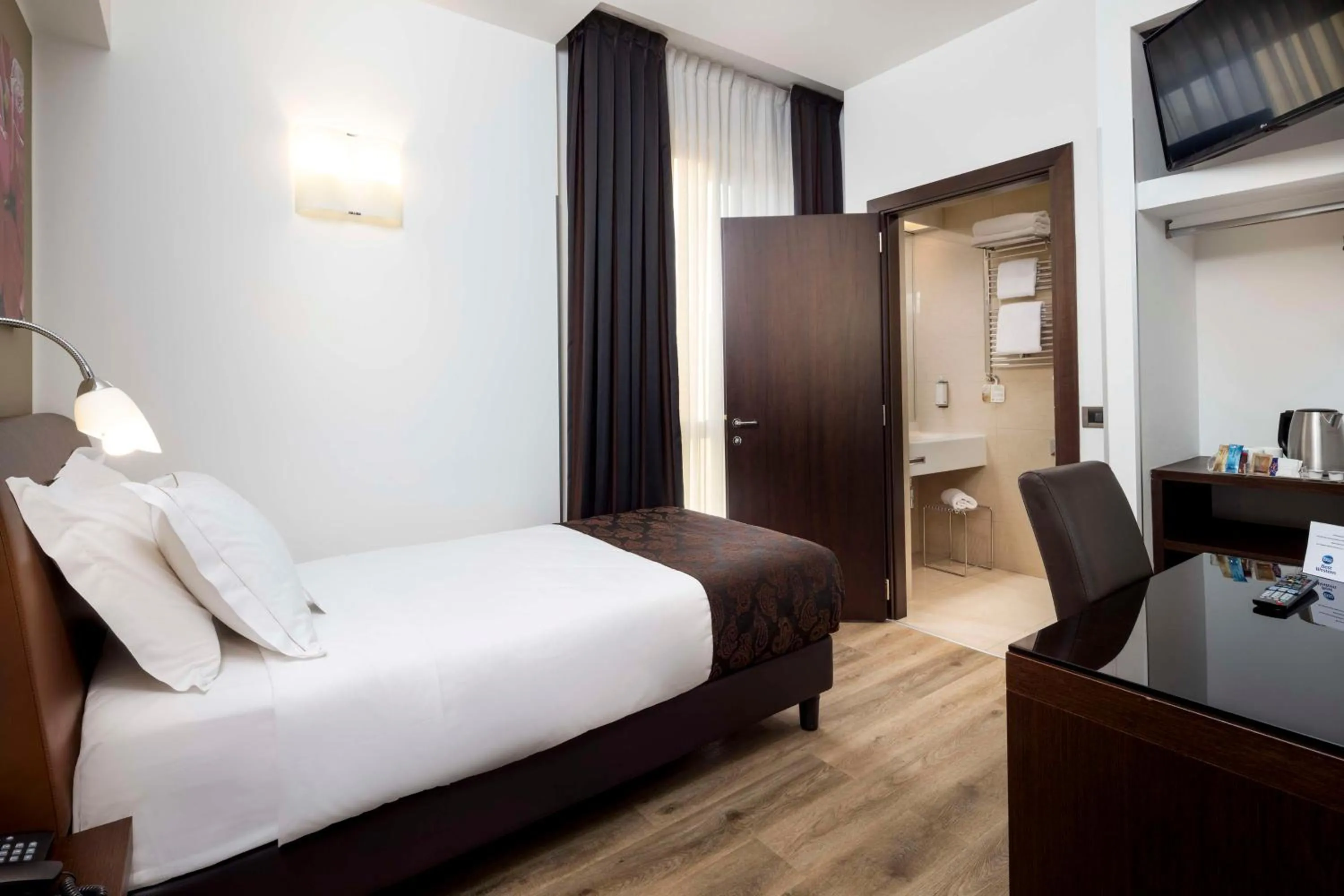 Bed in Best Western Hotel Biri