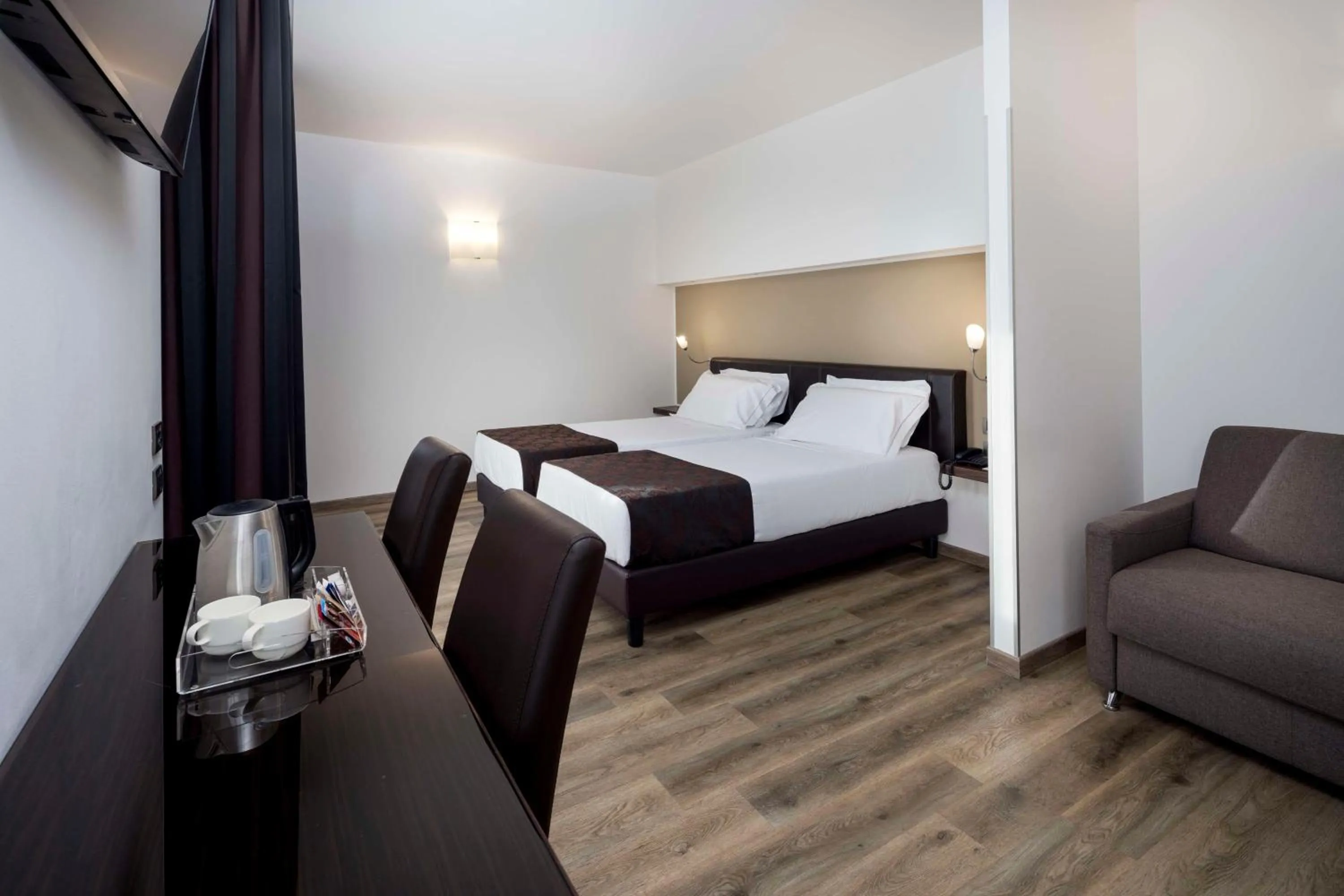 TV and multimedia, Bed in Best Western Hotel Biri