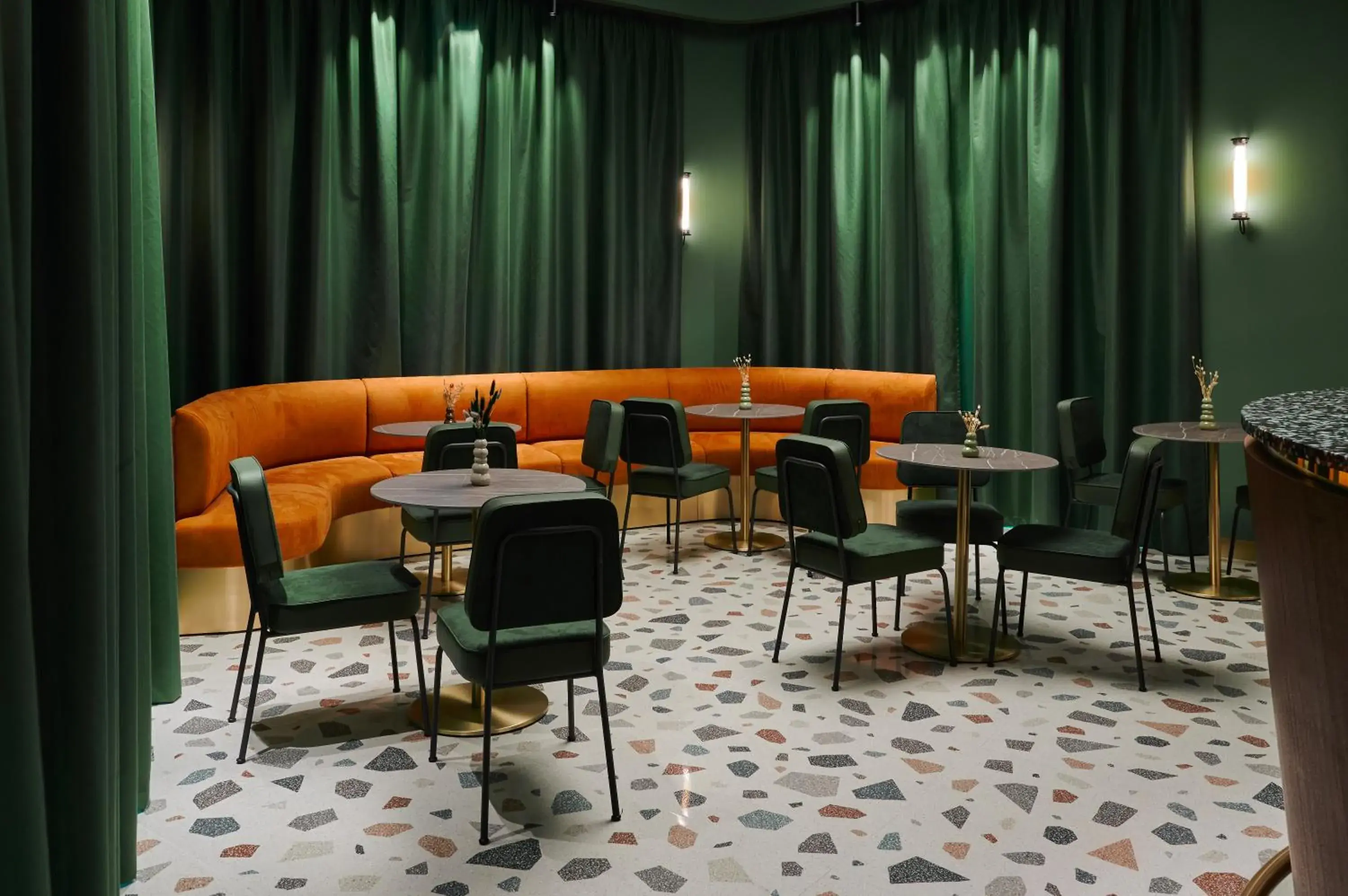 Lounge or bar in Best Western Hotel Biri Lounge or bar in Best Western Hotel Biri