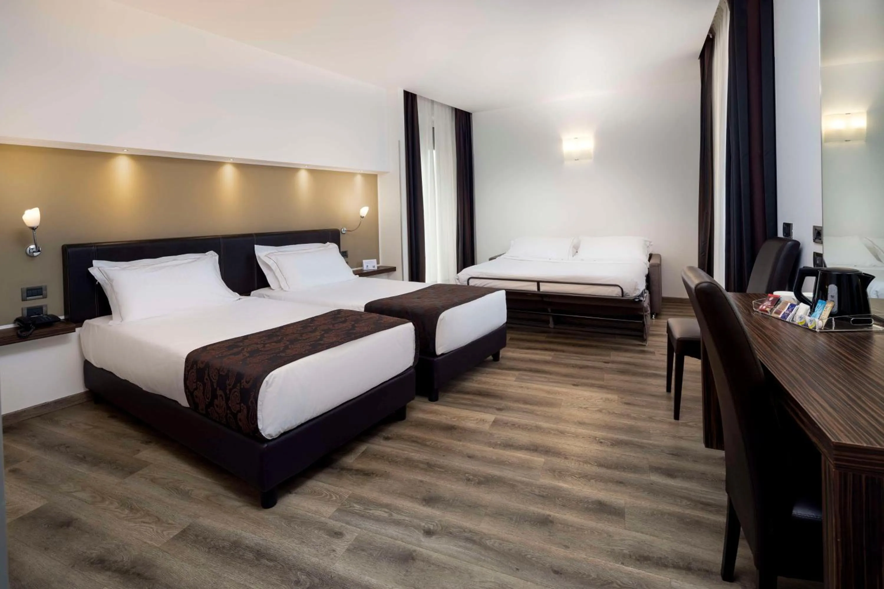 Coffee/tea facilities, Bed in Best Western Hotel Biri