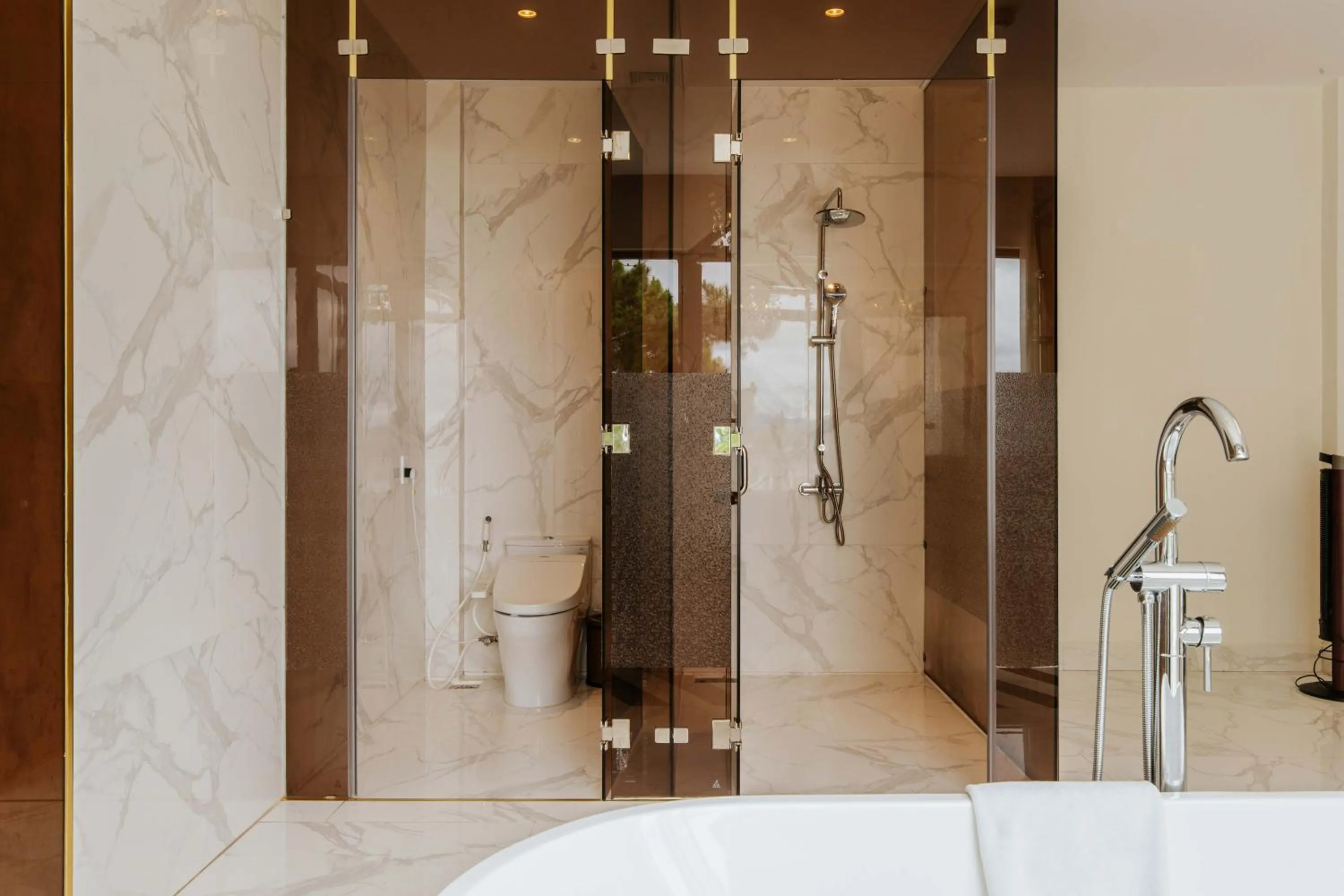 Shower in Rừng Lá Kim Resort