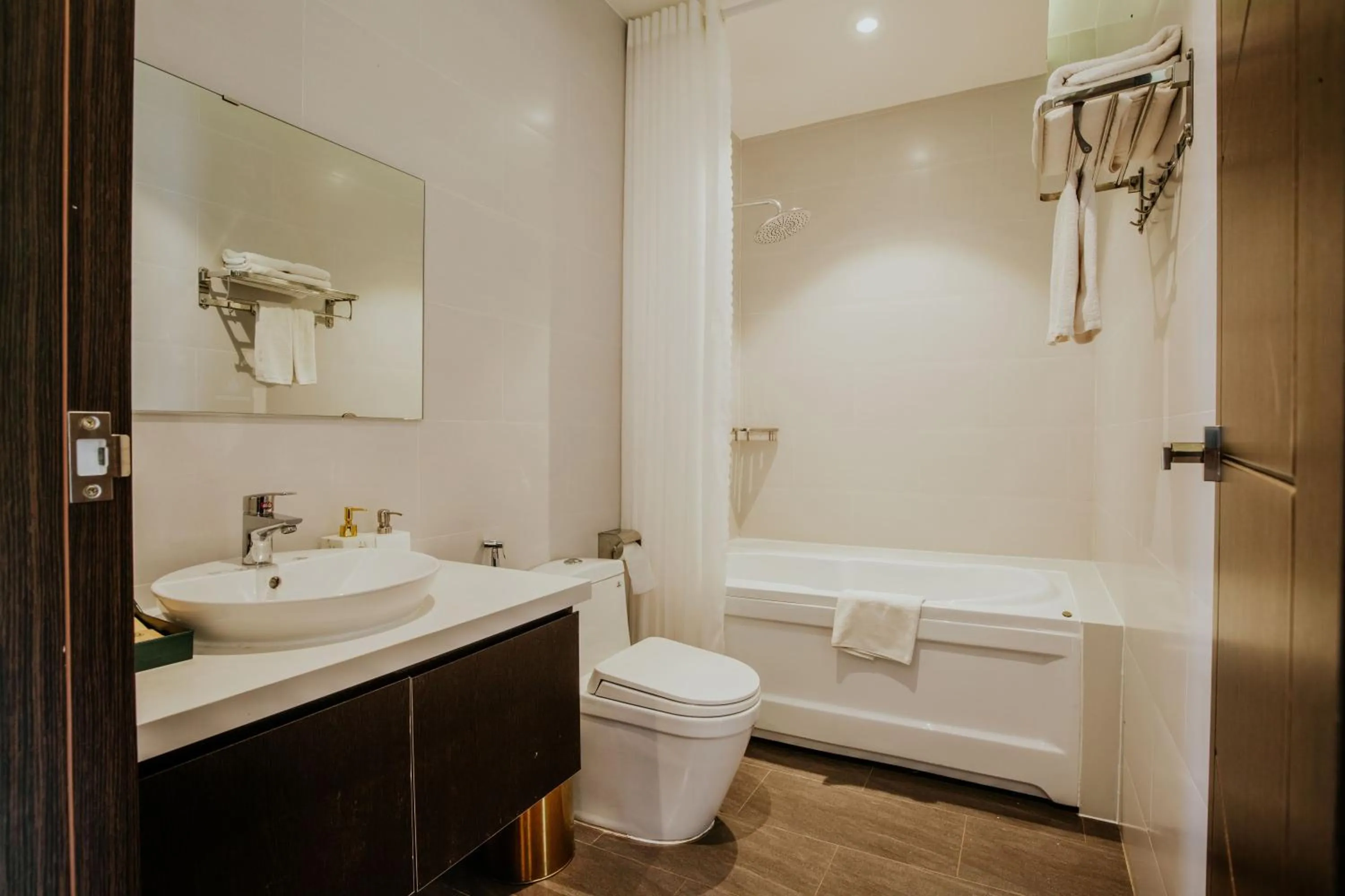 Shower in Rừng Lá Kim Resort