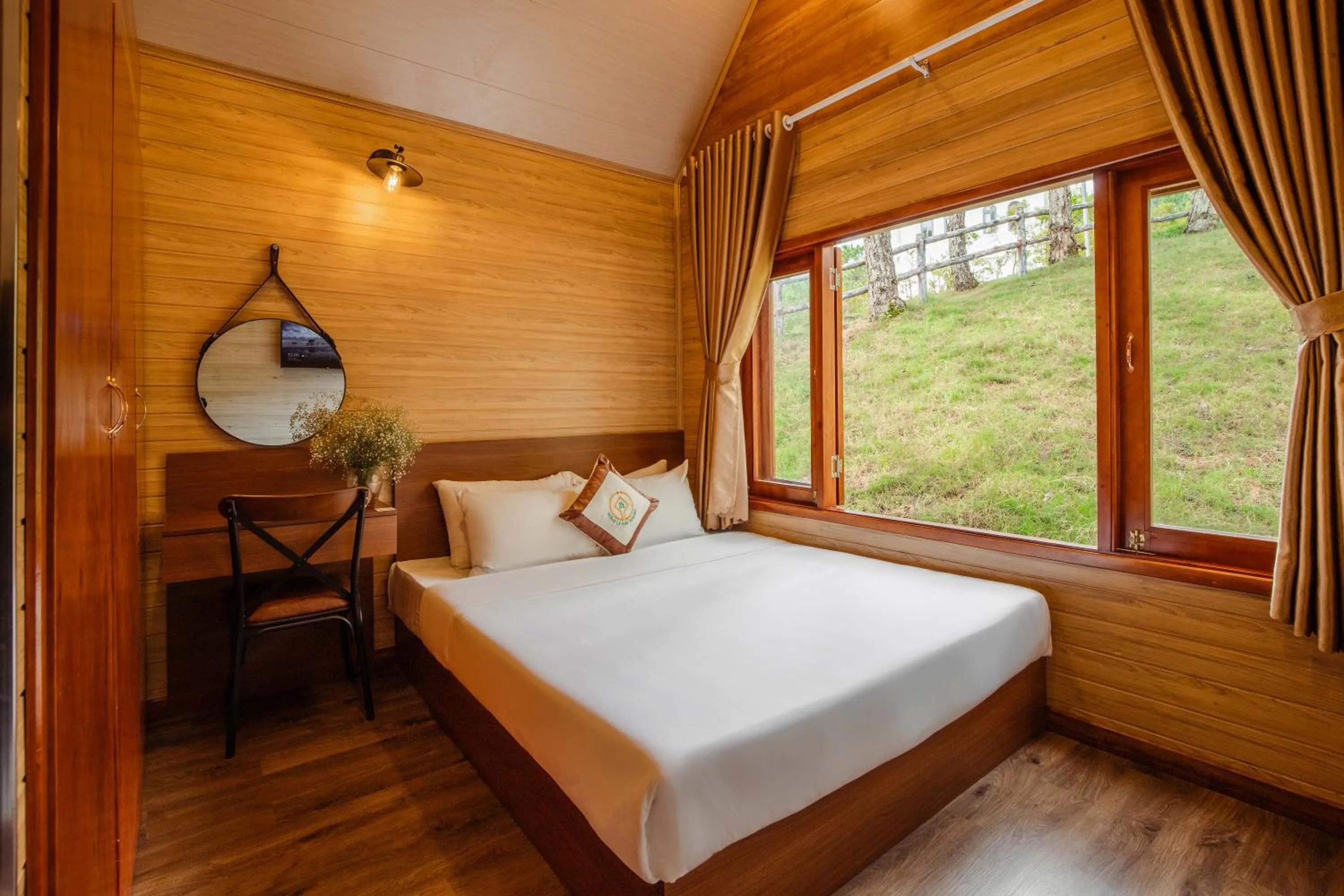 Bed in Rừng Lá Kim Resort