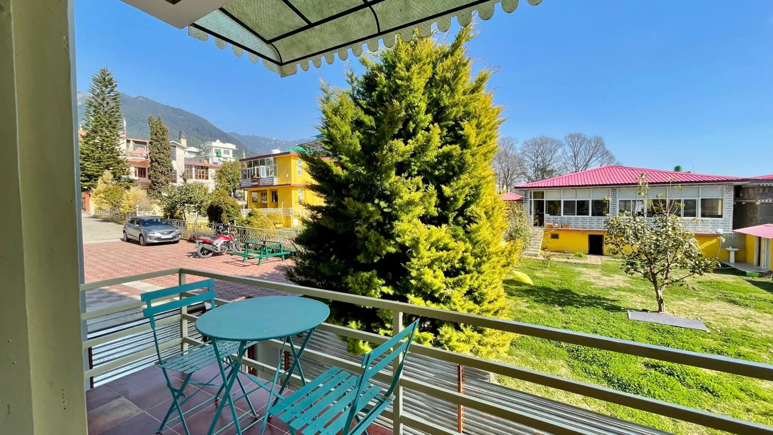 Mountain view in Madpackers Bir Mountain view in Madpackers Bir