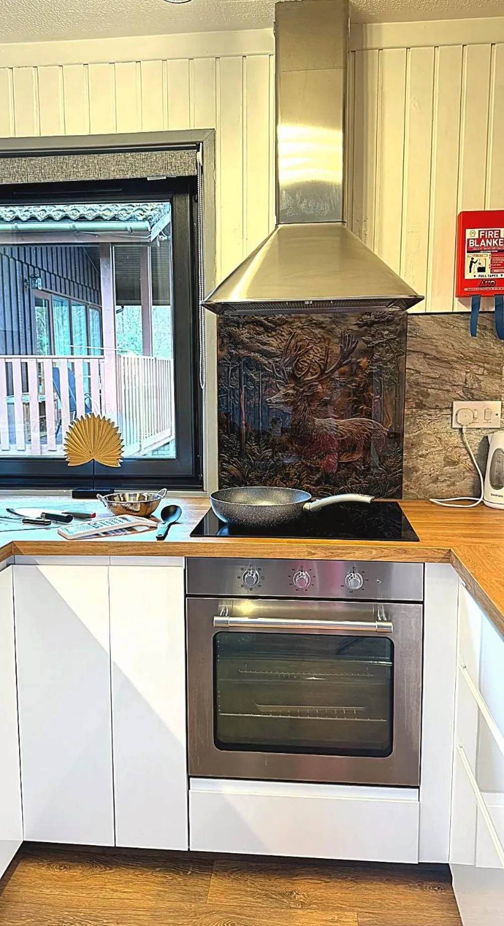 Luxurious mountain retreat lodge Hunters Quay