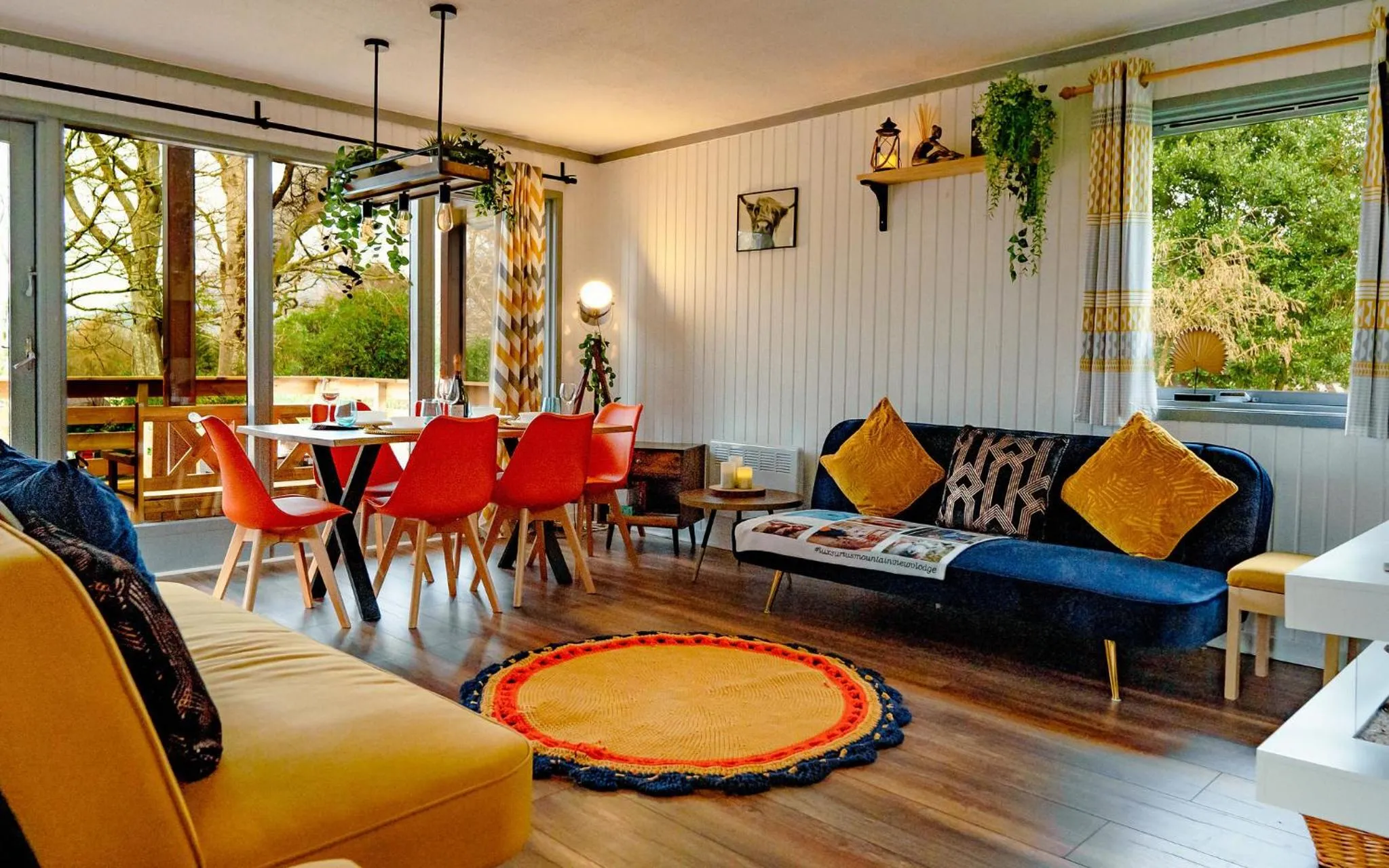Luxurious mountain retreat lodge Hunters Quay