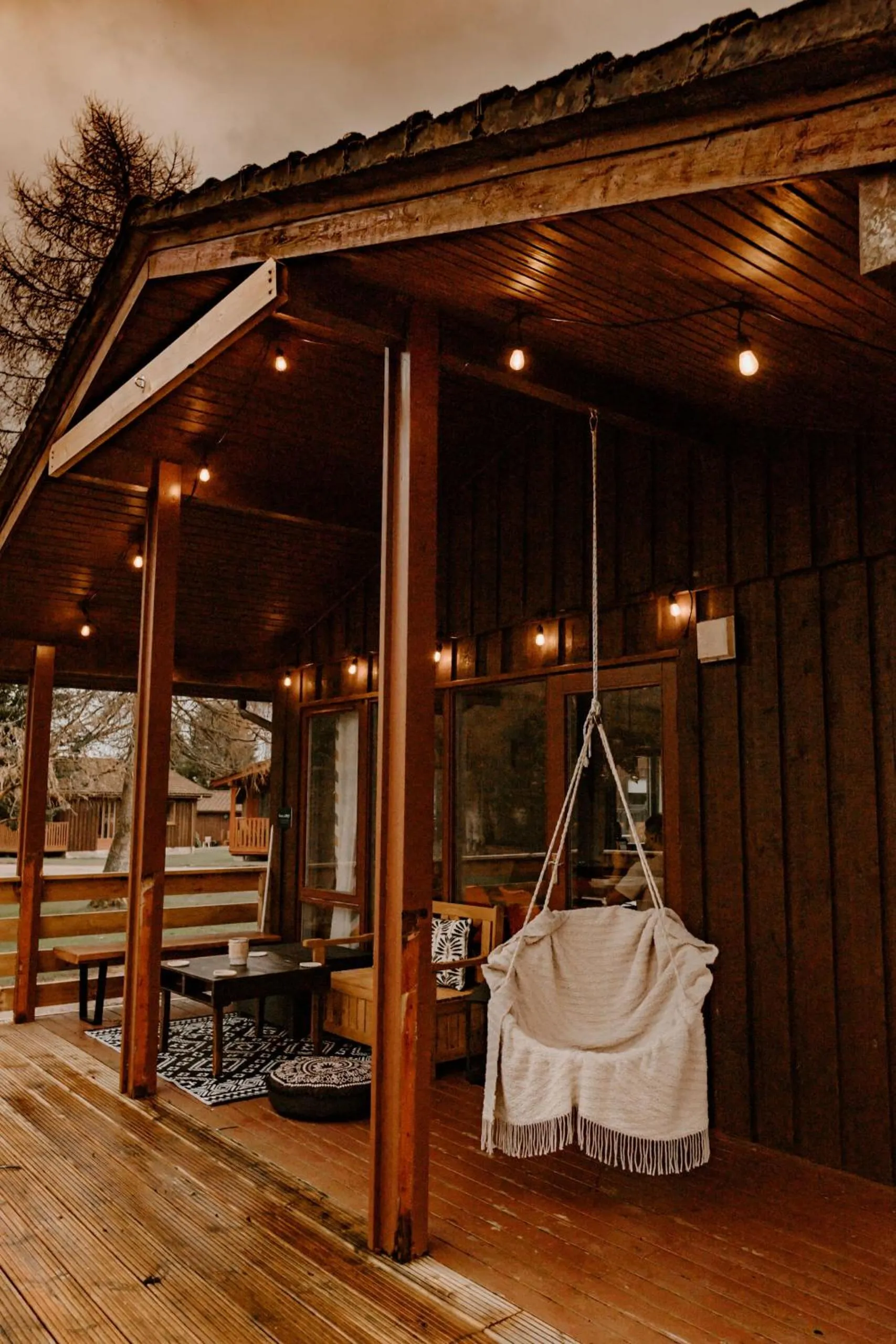 Luxurious mountain retreat lodge Hunters Quay