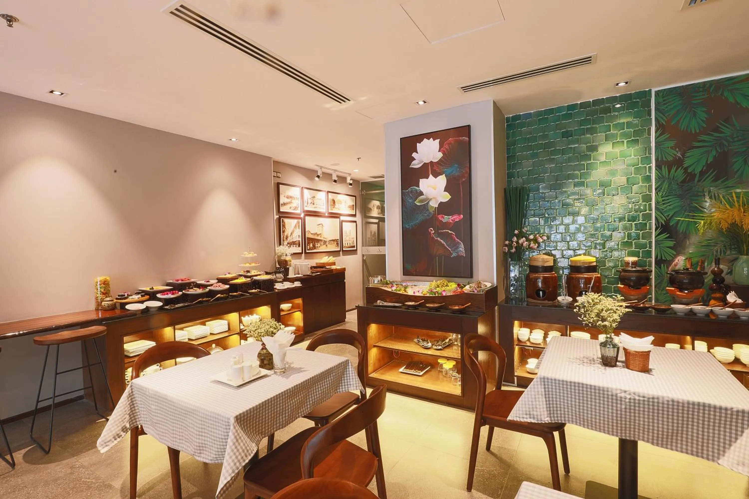 Restaurant/places to eat in CHERRY BOUTIQUE HOTEL