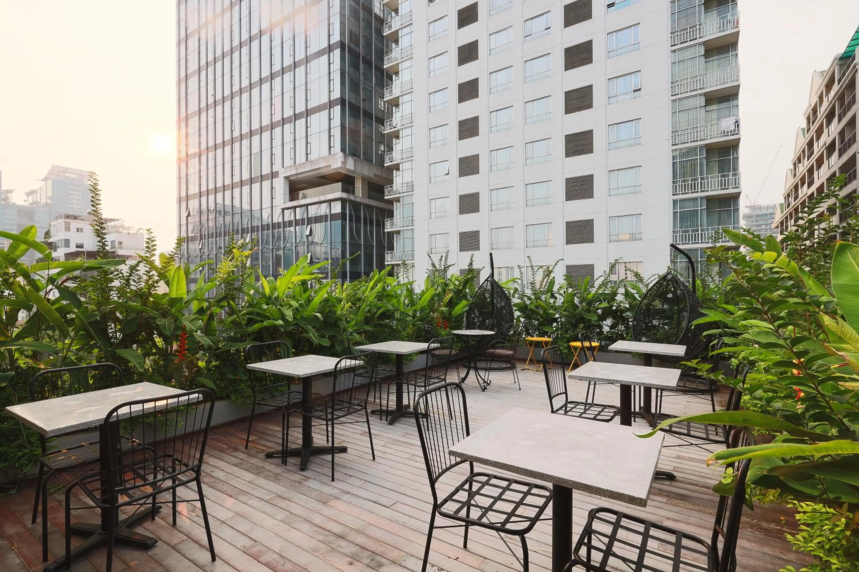 Lounge or bar in CHERRY BOUTIQUE HOTEL