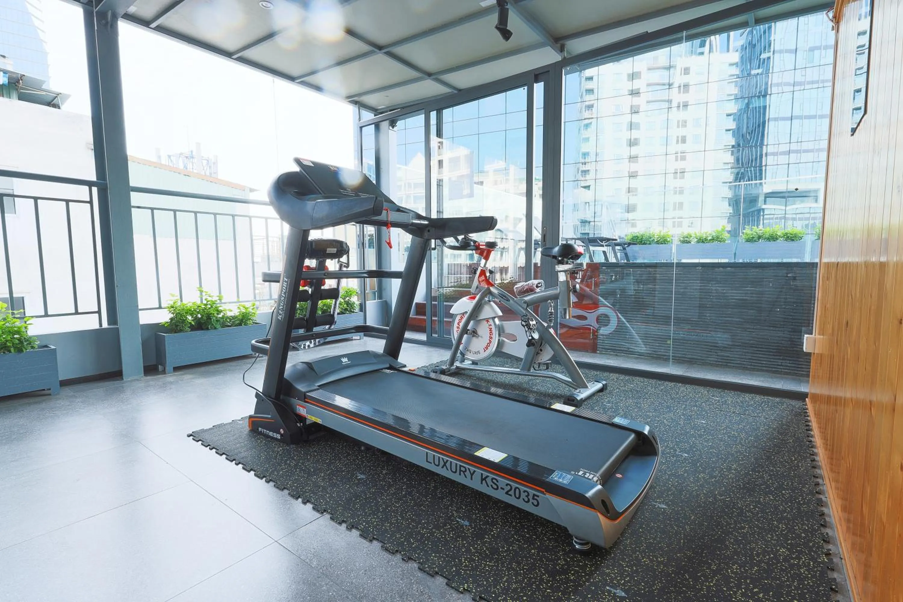 Fitness centre/facilities in CHERRY BOUTIQUE HOTEL
