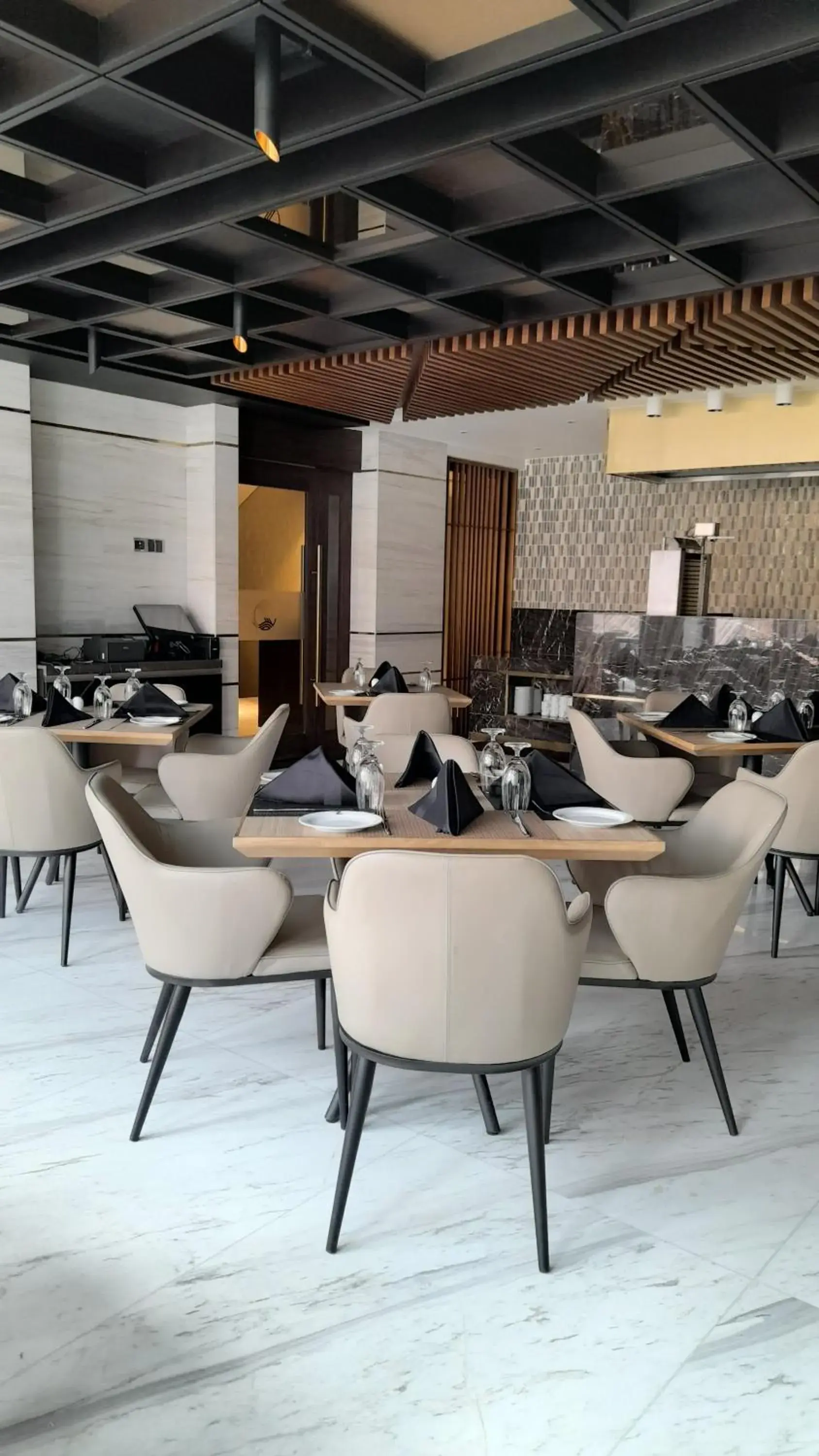 Restaurant/places to eat in Zest Metropole Restaurant/places to eat in Zest Metropole