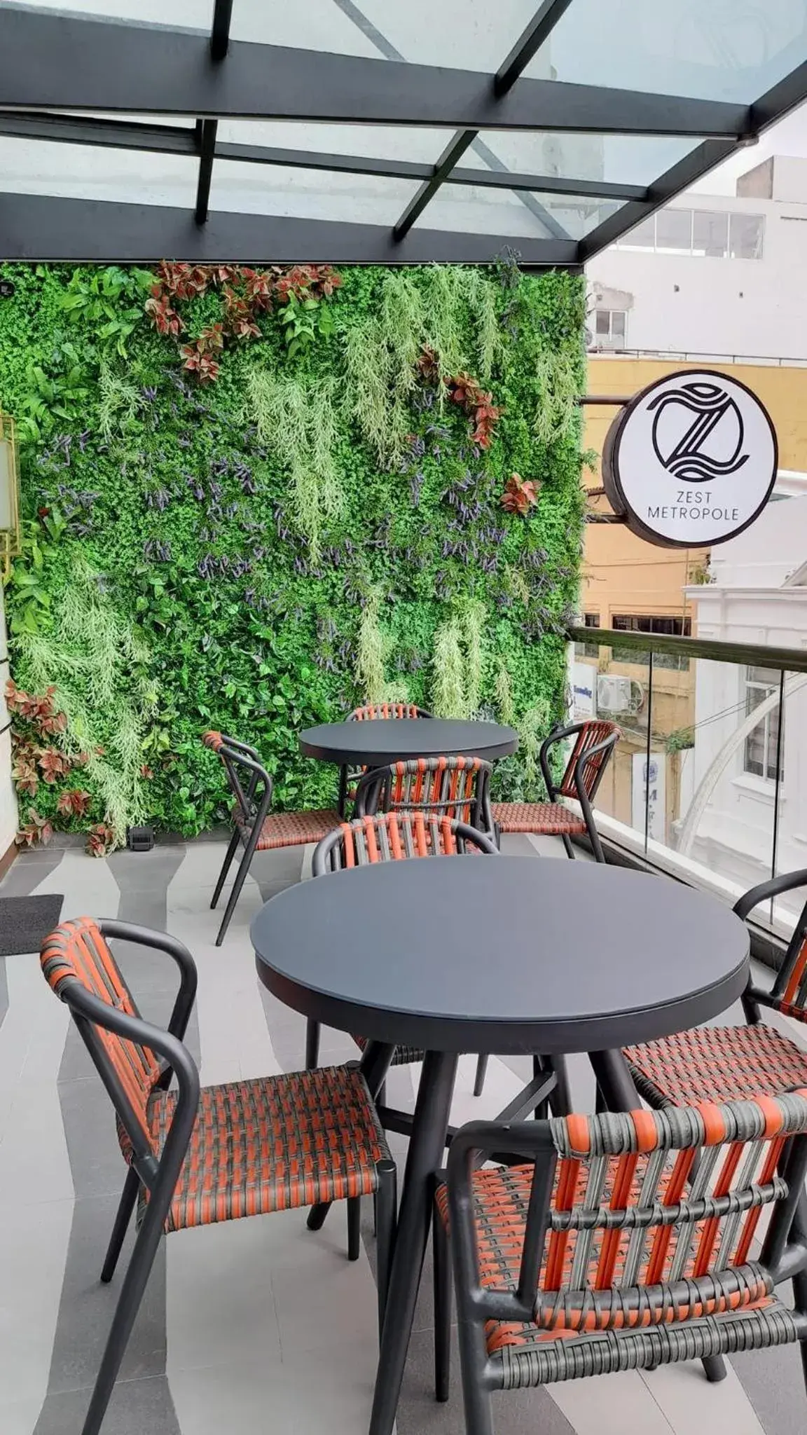 Restaurant/places to eat in Zest Metropole Restaurant/places to eat in Zest Metropole