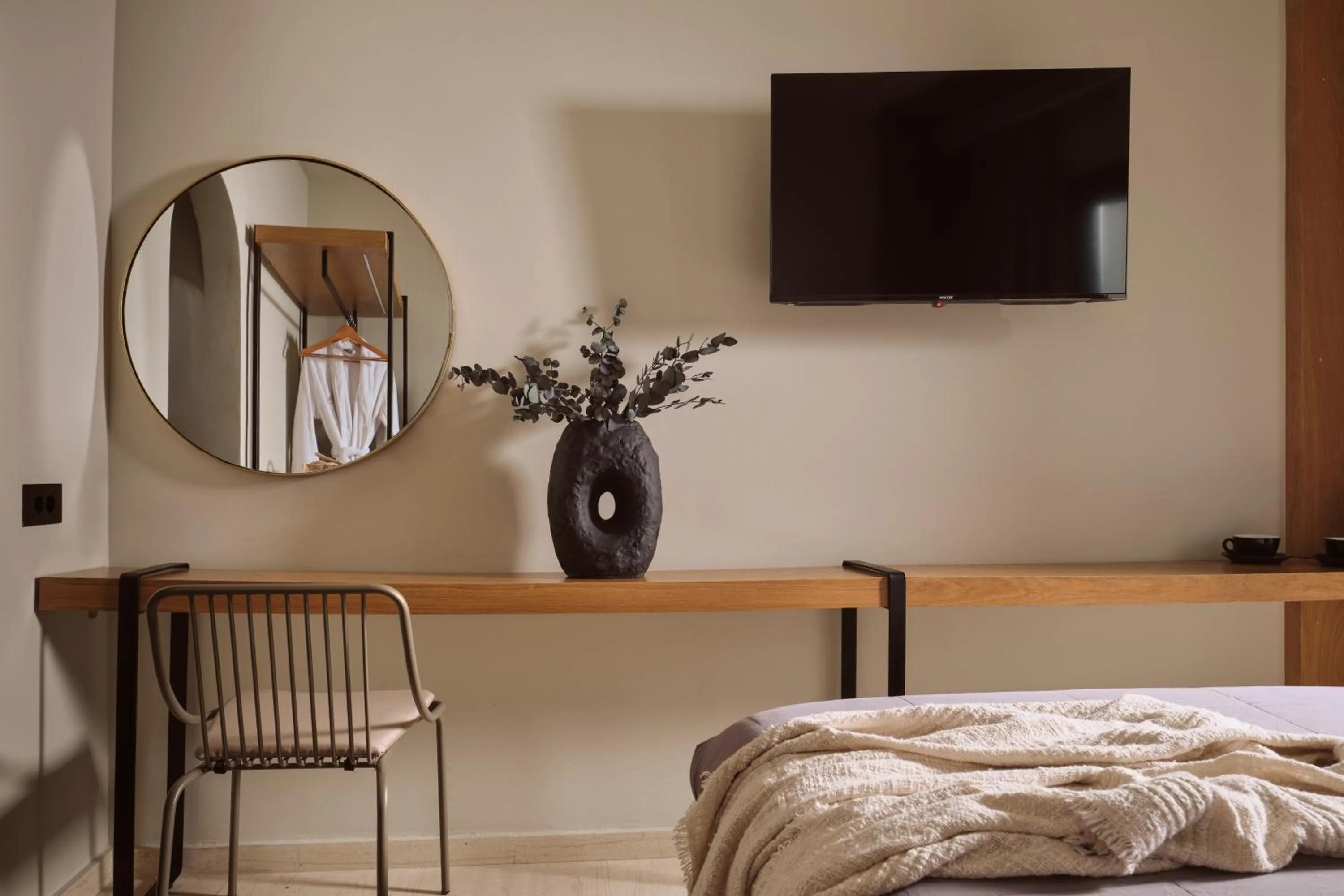 TV and multimedia, Bed in Nikon Boutique Hotel