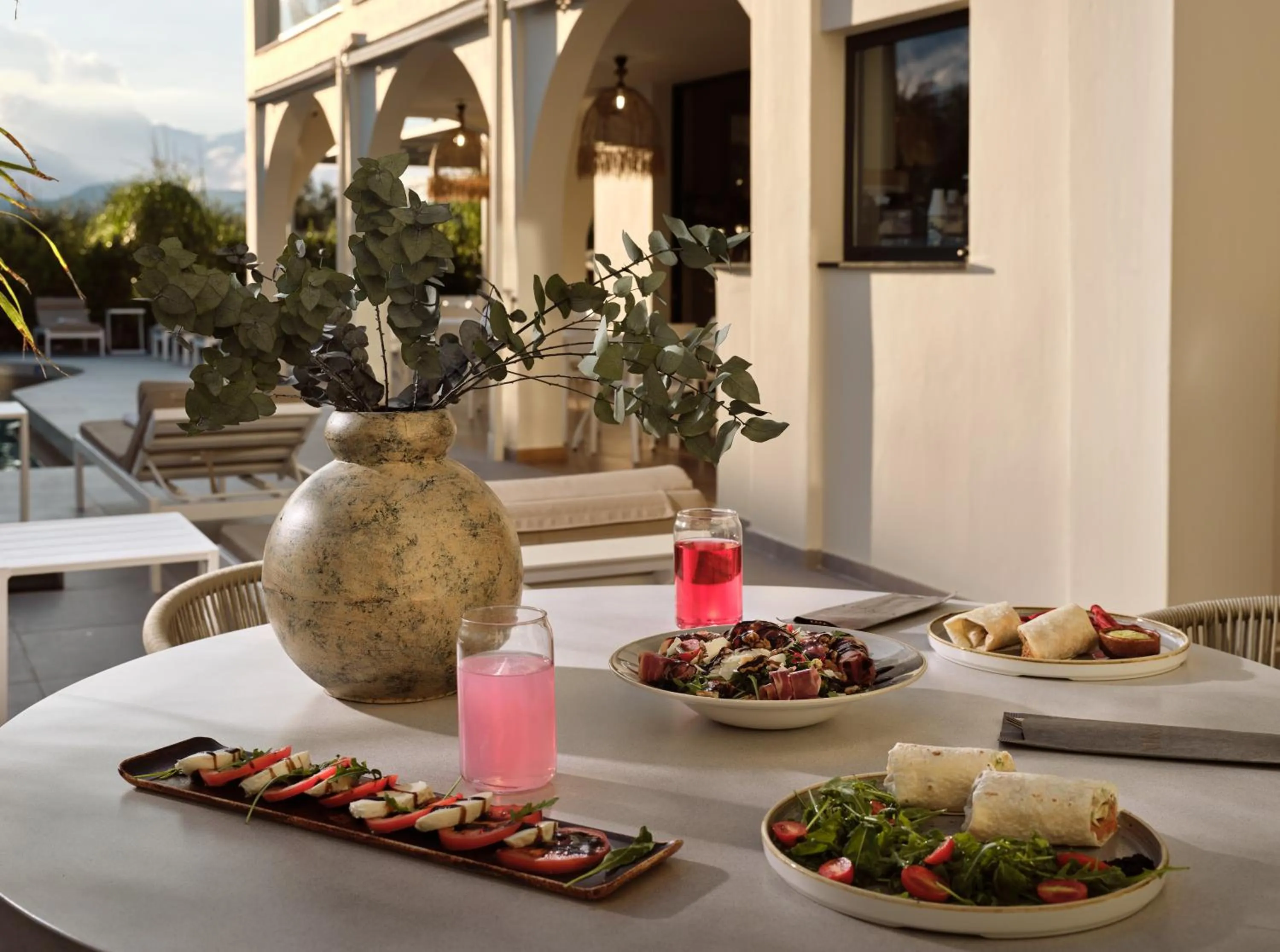 Food and drinks in Nikon Boutique Hotel