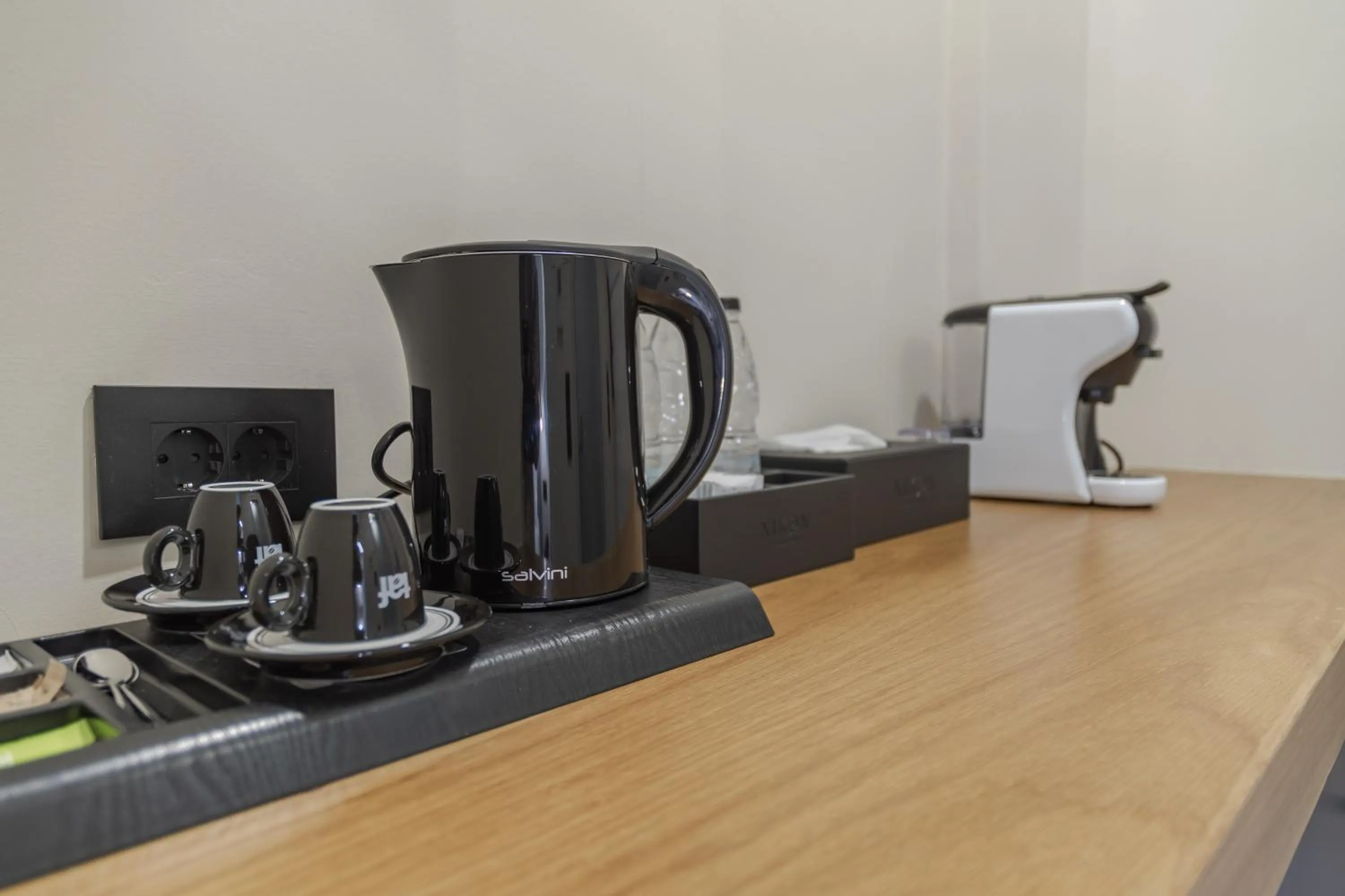 Coffee/tea facilities in Nikon Boutique Hotel