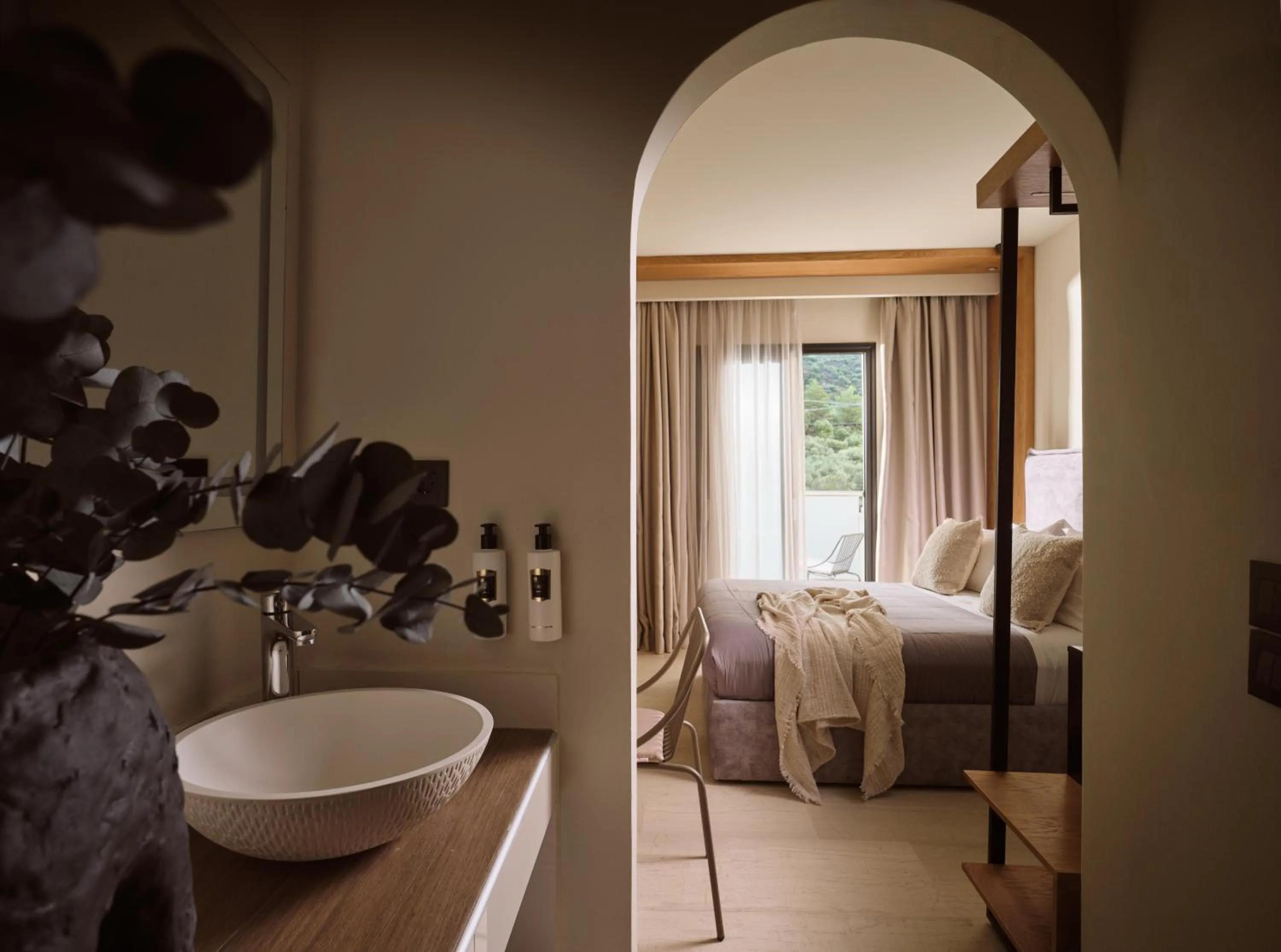 Photo of the whole room, Bed in Nikon Boutique Hotel