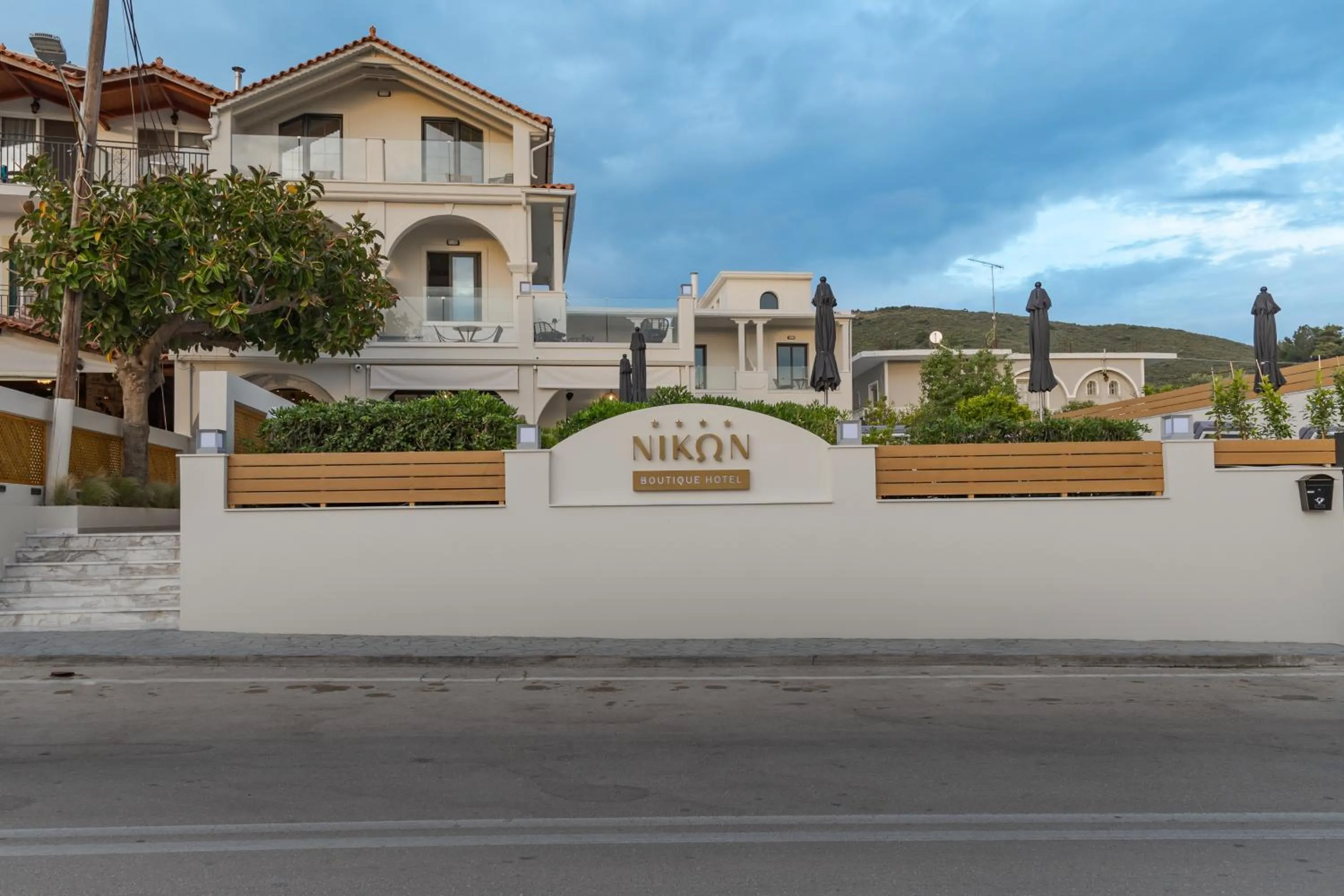 Property building in Nikon Boutique Hotel