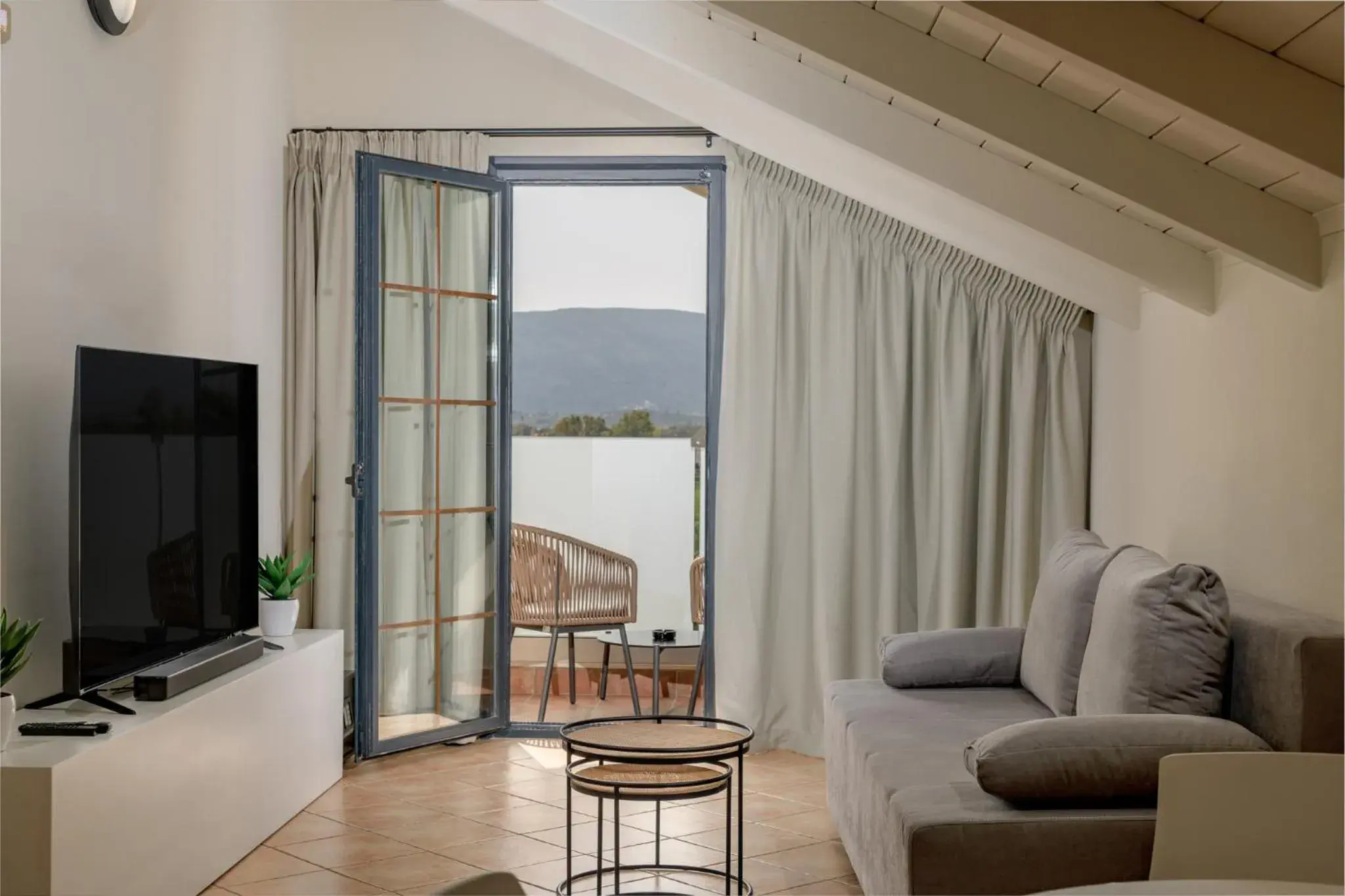 Loft Executive Suite Pool View in Nikon Boutique Hotel Loft Executive Suite Pool View in Nikon Boutique Hotel