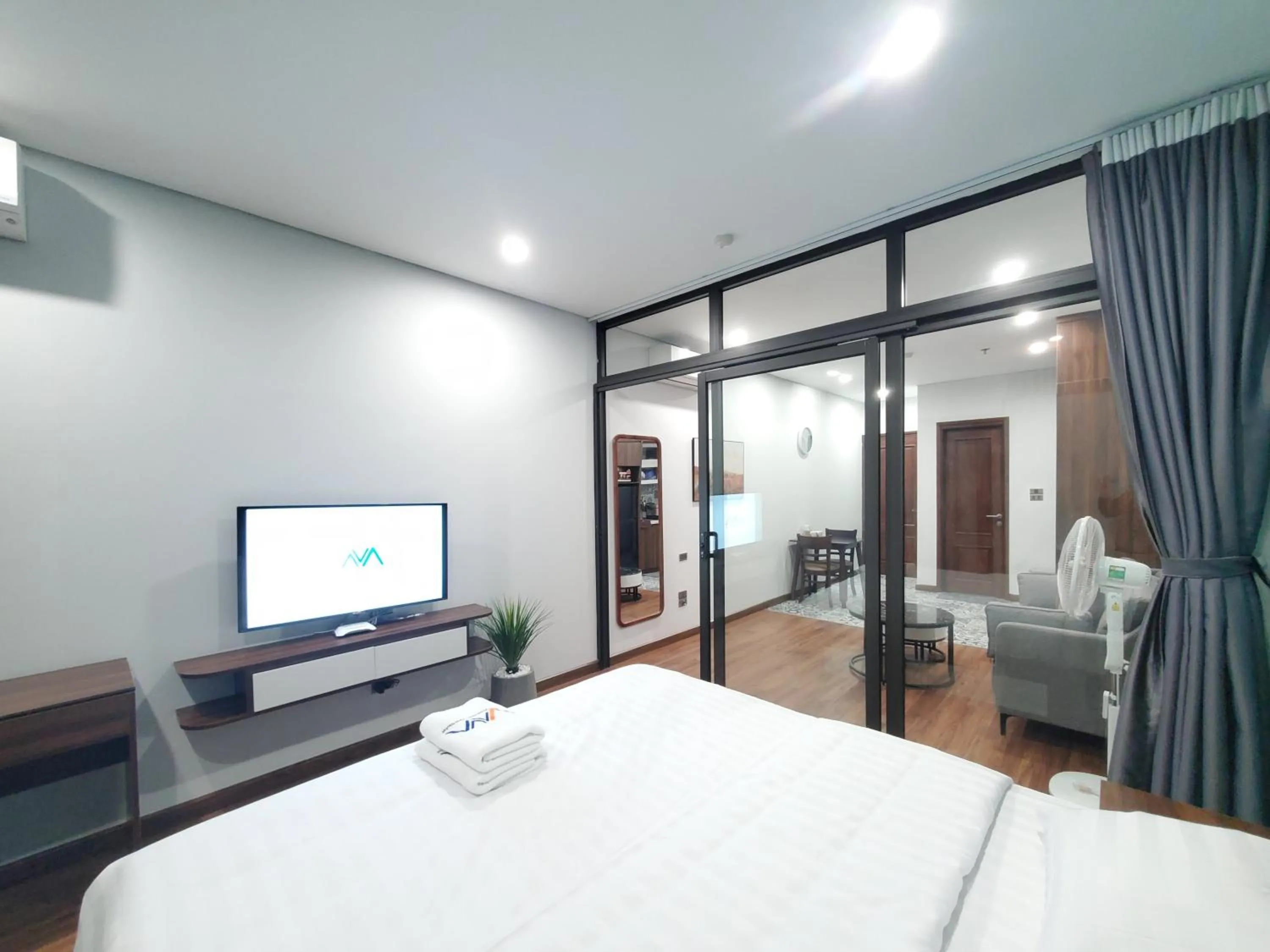 TV and multimedia, Bed in VNAHOMES APARTHOTEL