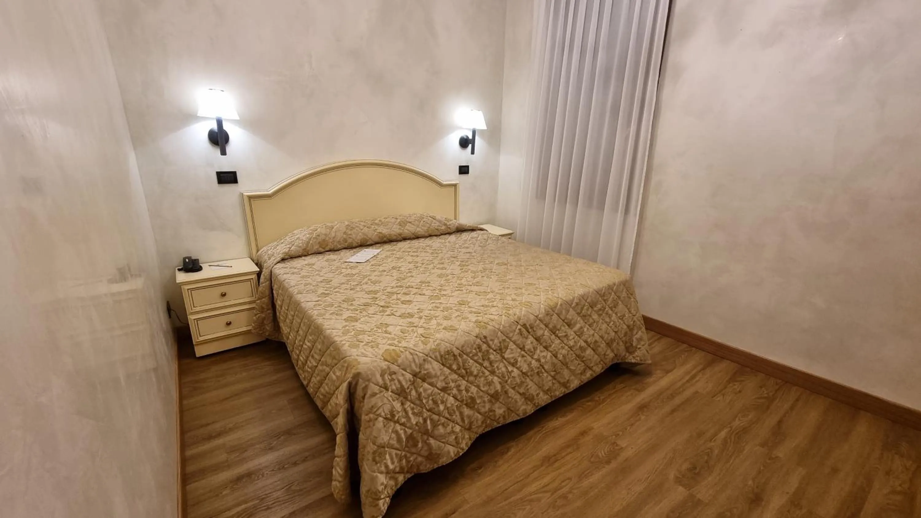 Bedroom, Bed in Hotel Carlton Capri