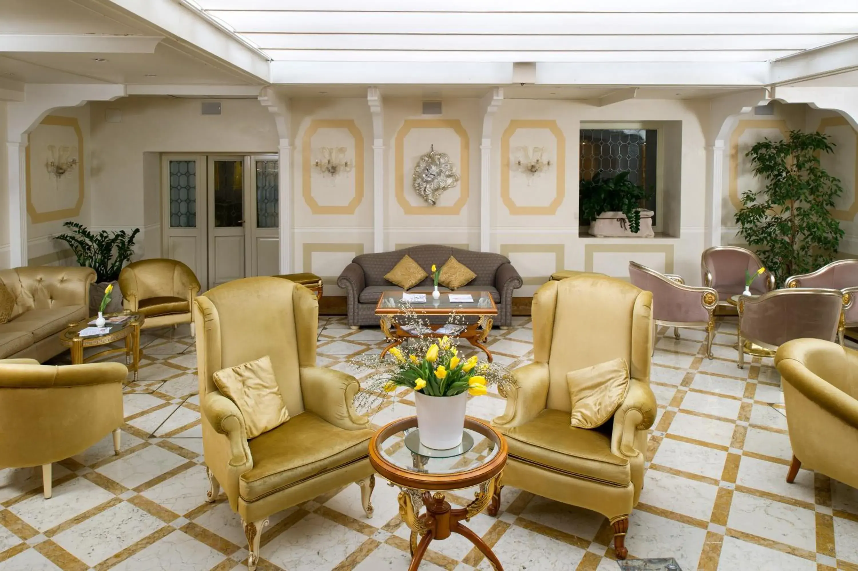 Lobby or reception in Hotel Carlton On The Grand Canal Lobby or reception in Hotel Carlton On The Grand Canal