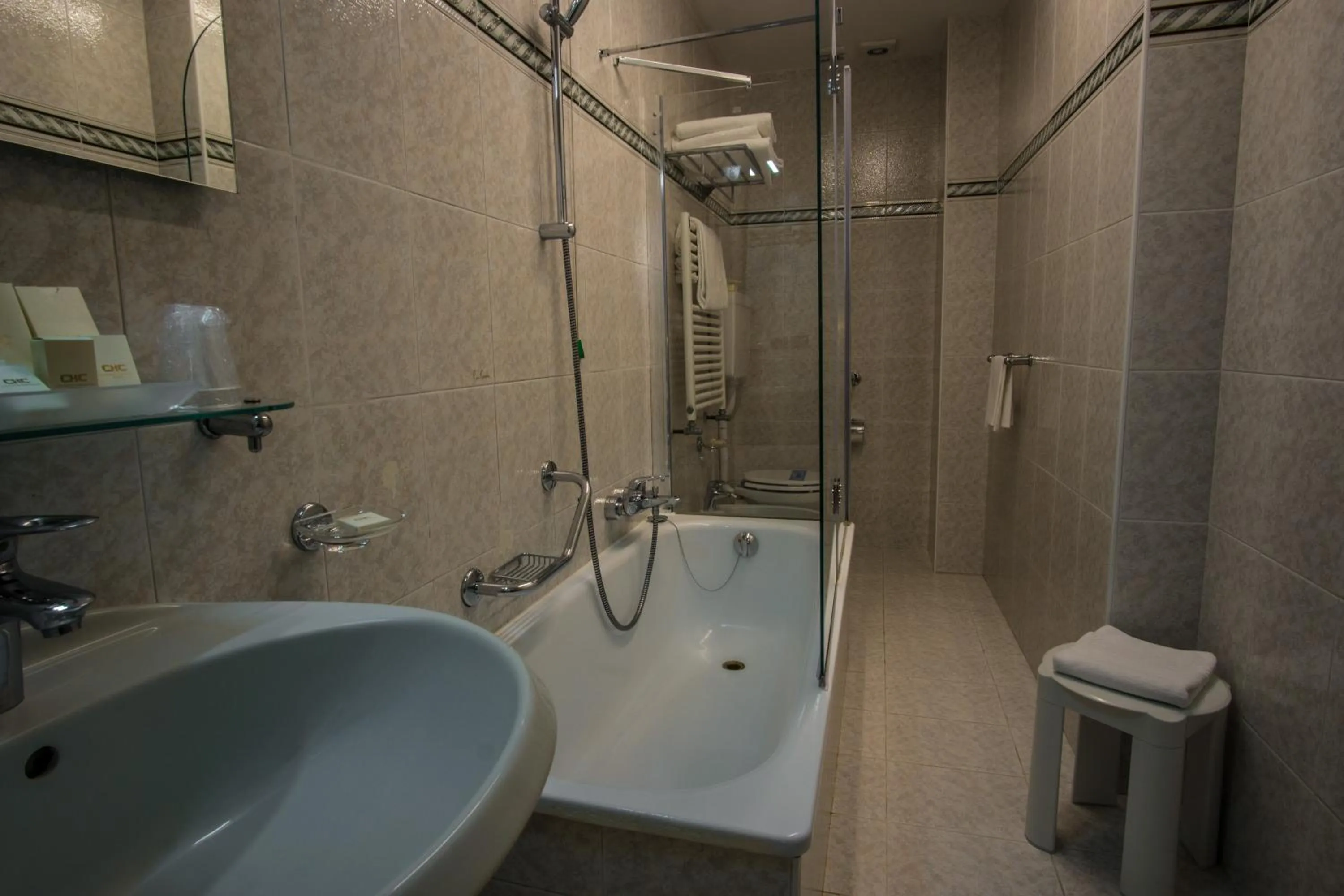 Toilet in Hotel Carlton On The Grand Canal