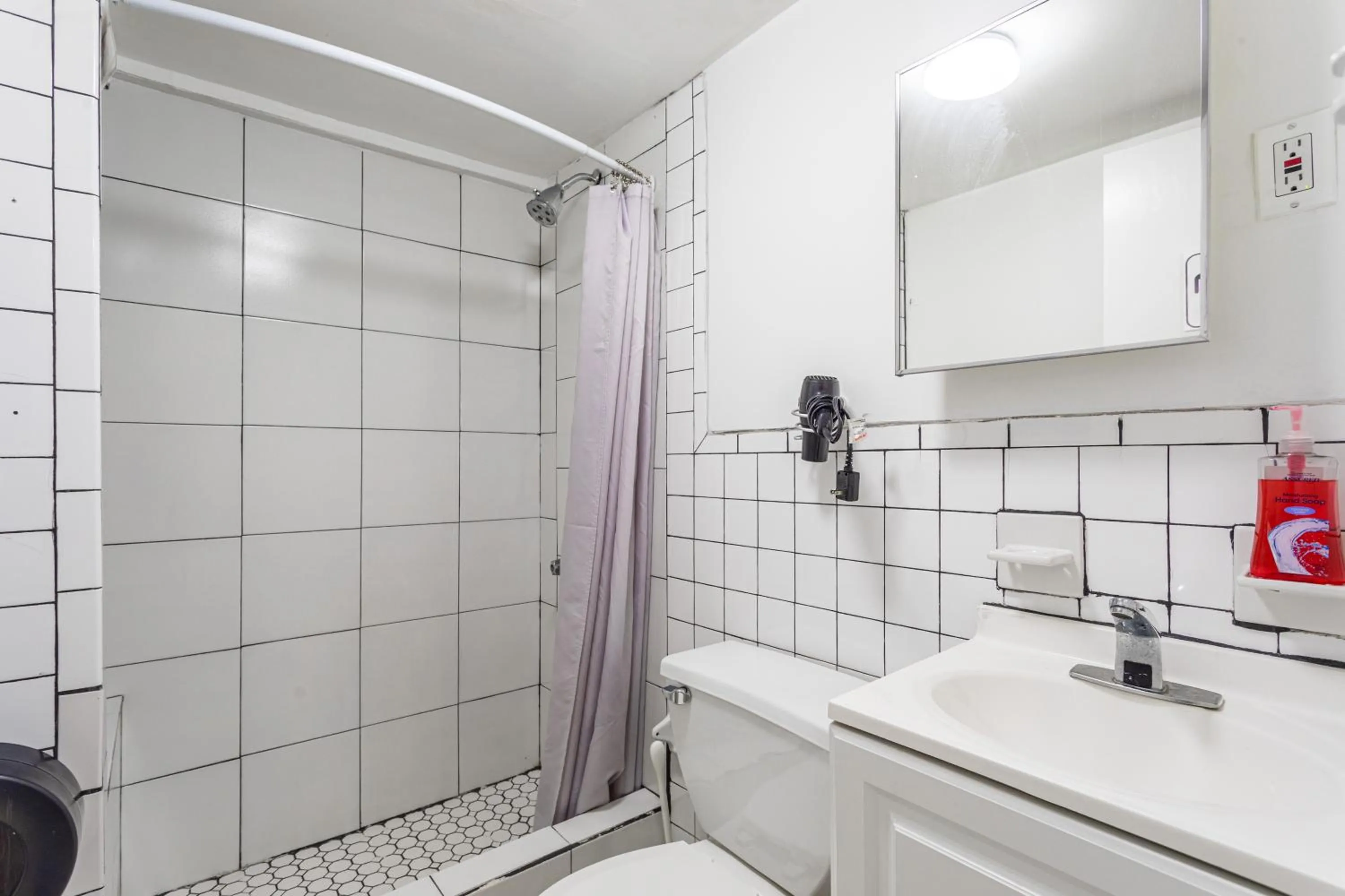 Bathroom in Best Room To Visit NYC-Subway Access