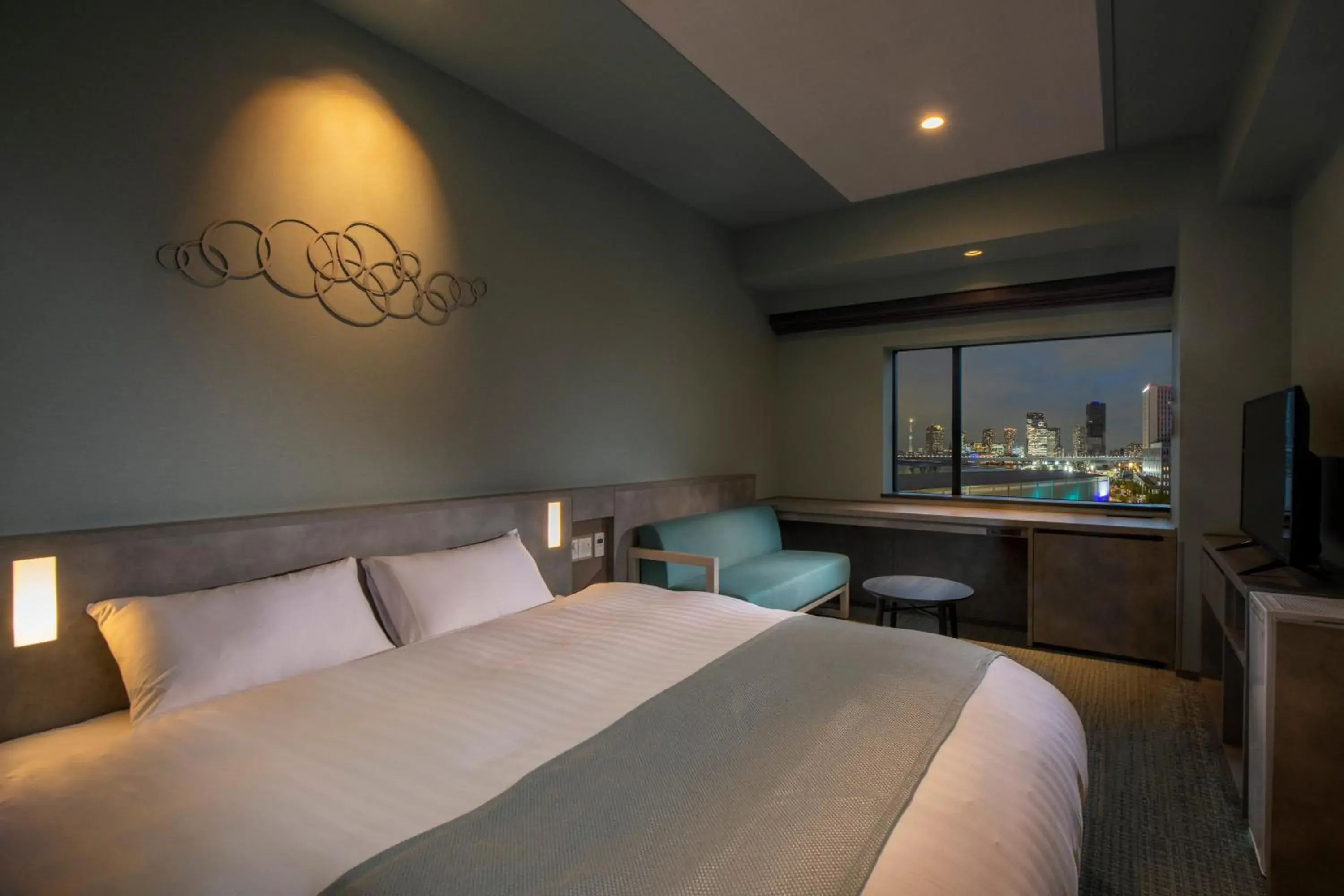 City view, Bed in La Vista Tokyo Bay City view, Bed in La Vista Tokyo Bay