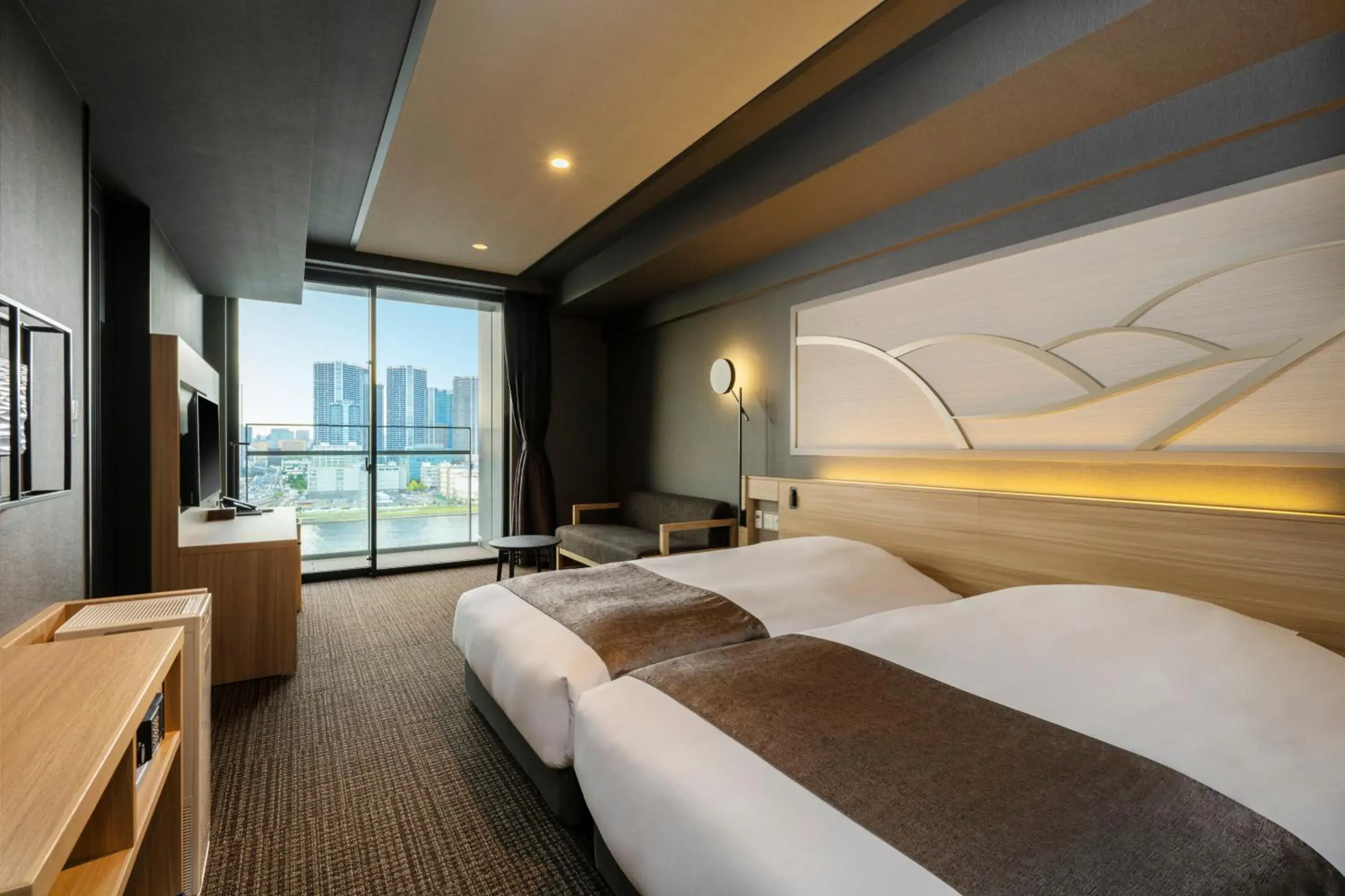 Shower, Bed in La Vista Tokyo Bay Shower, Bed in La Vista Tokyo Bay