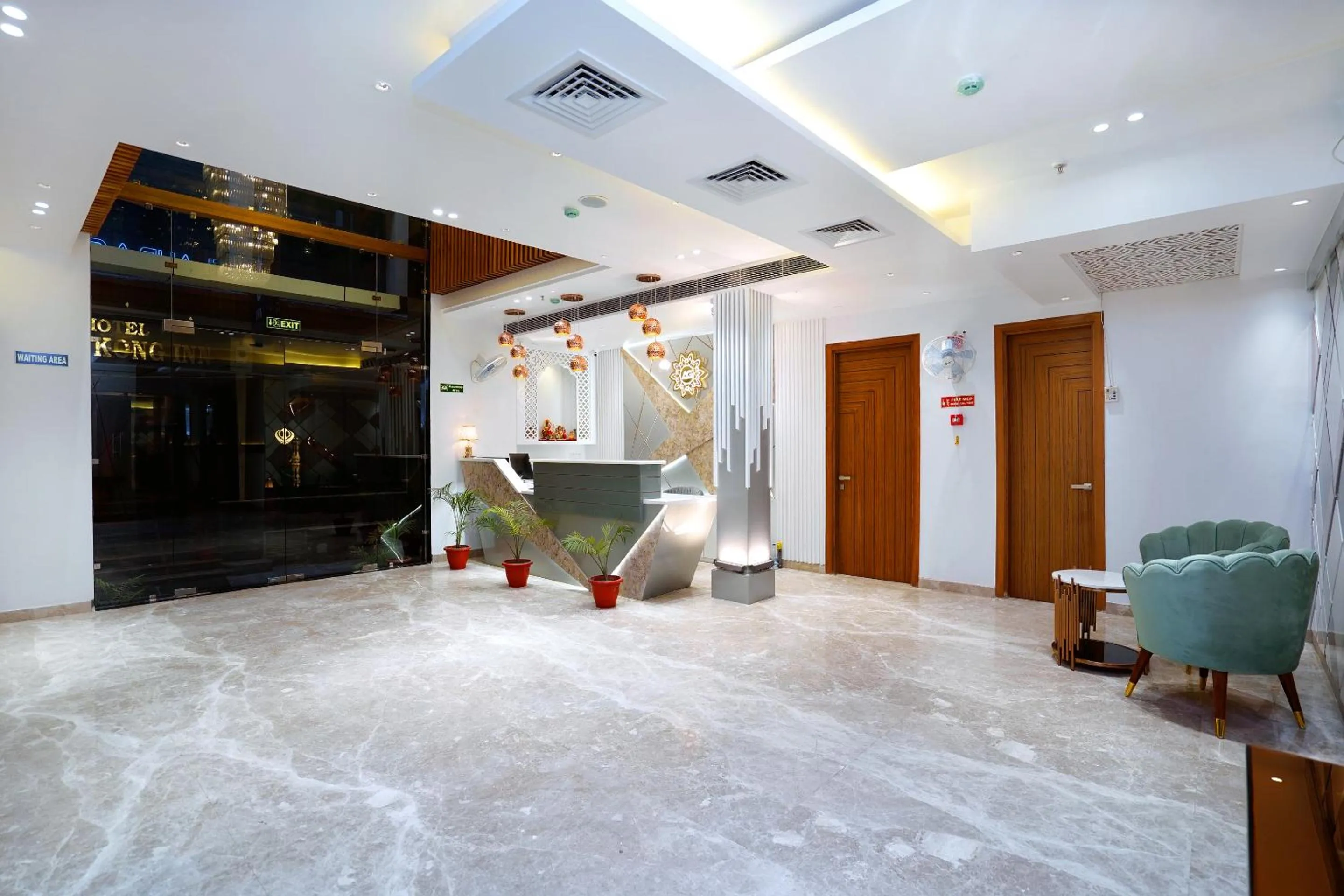 Lobby or reception in Hotel Aura Grand By Levelup Hotels