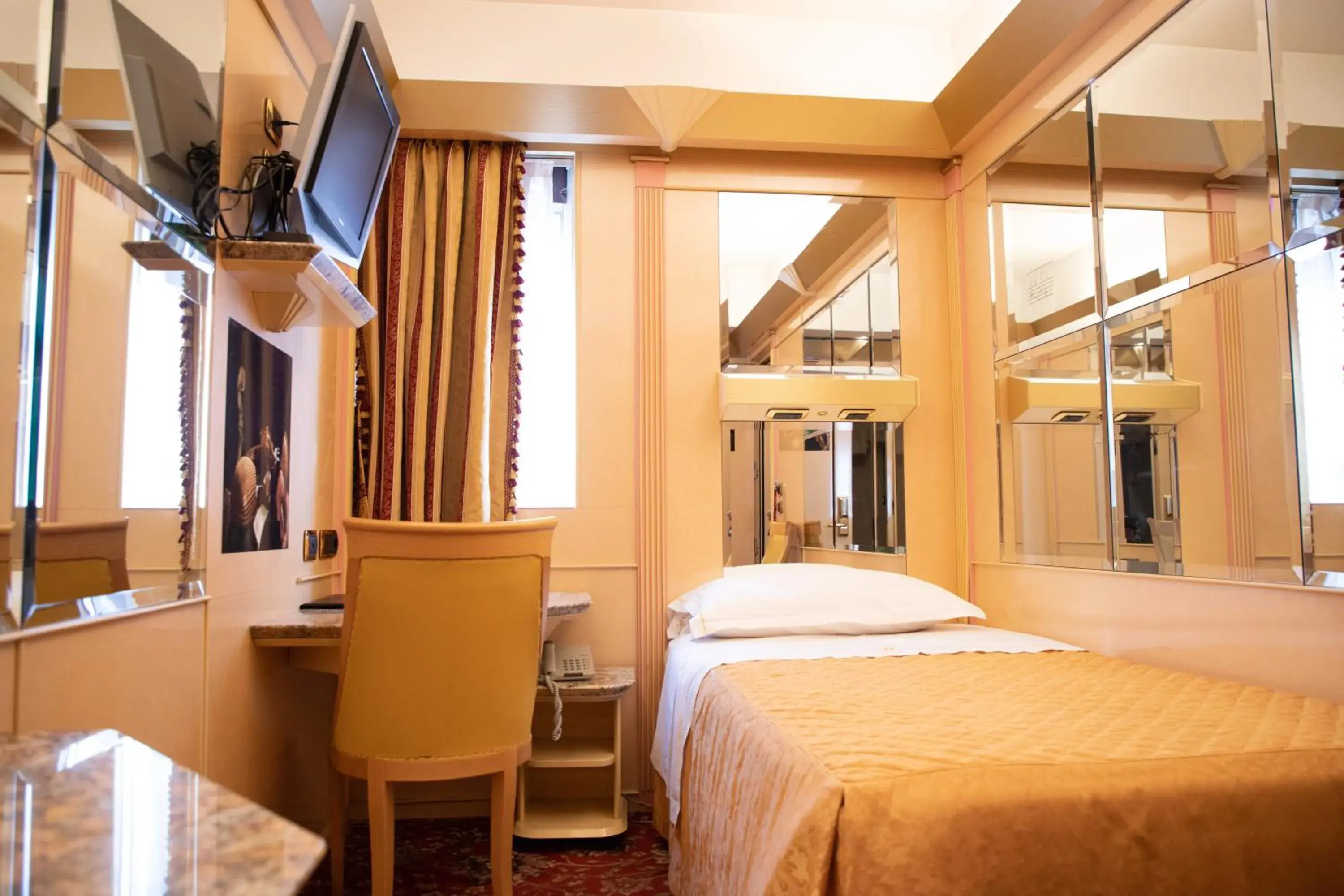 Photo of the whole room, Bed in Hotel Wagner Photo of the whole room, Bed in Hotel Wagner