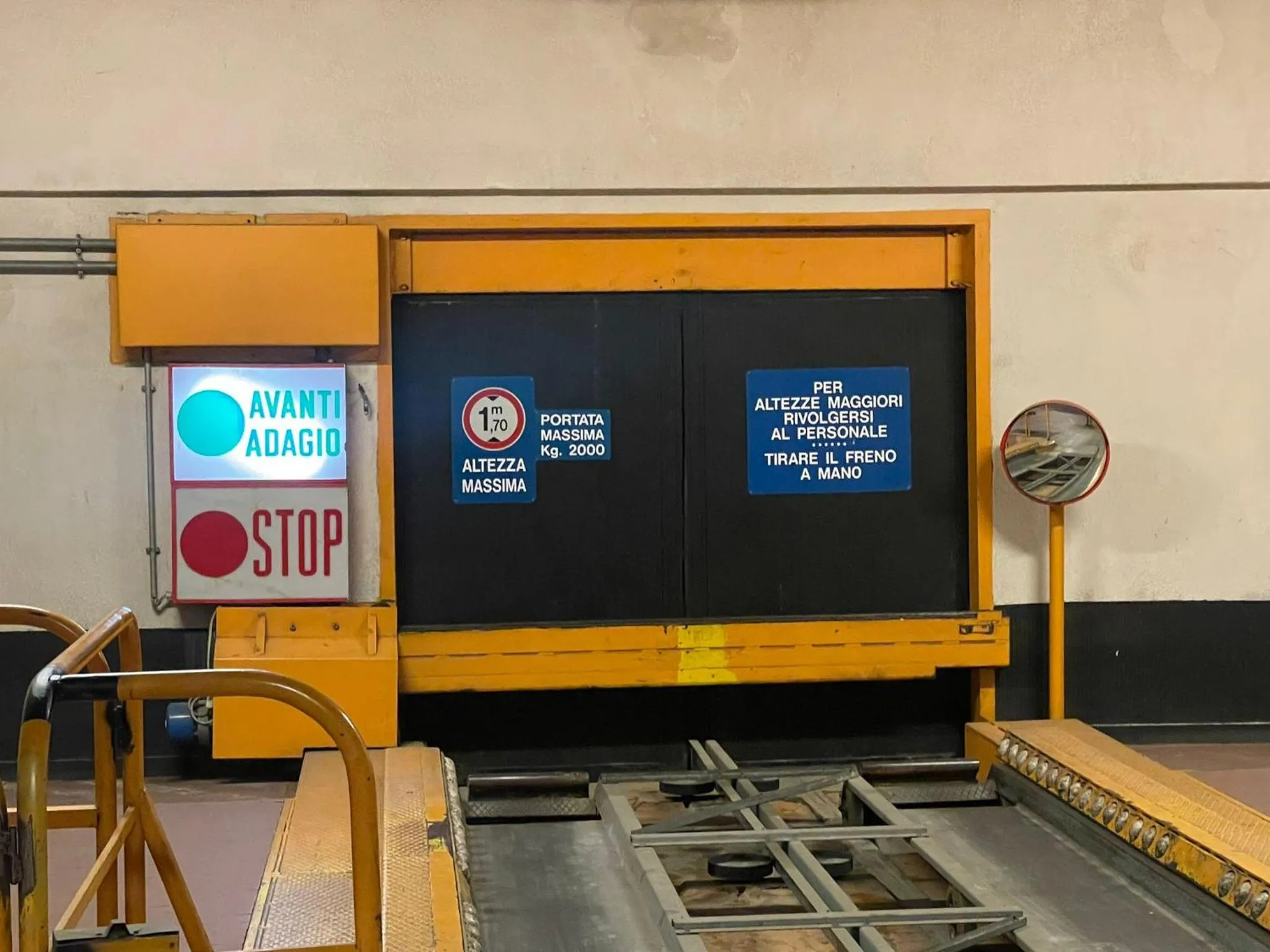 Parking in Hotel Canada