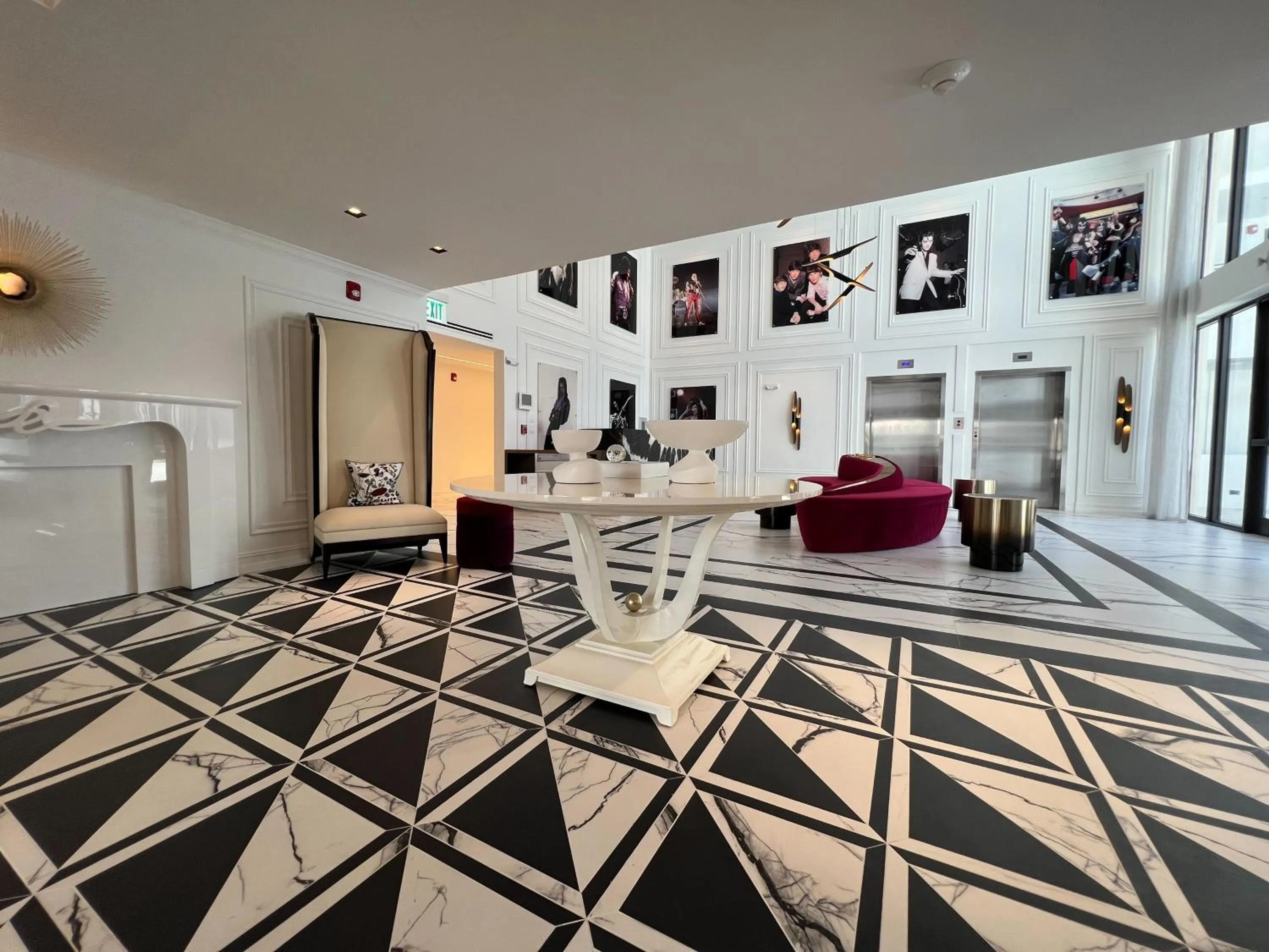 Lobby or reception in Uma House by Yurbban South Beach