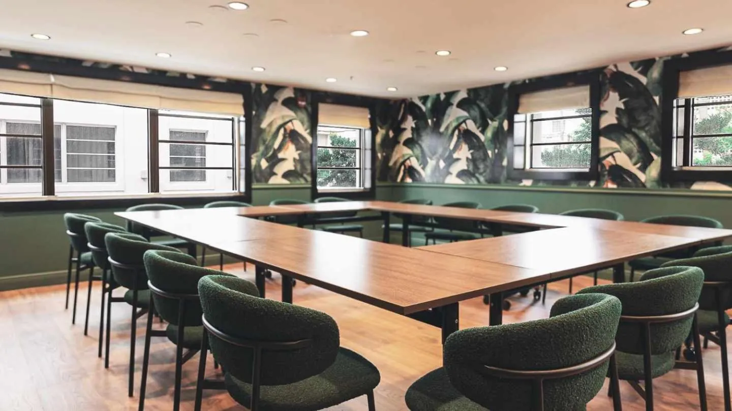 Meeting/conference room in Uma House by Yurbban South Beach