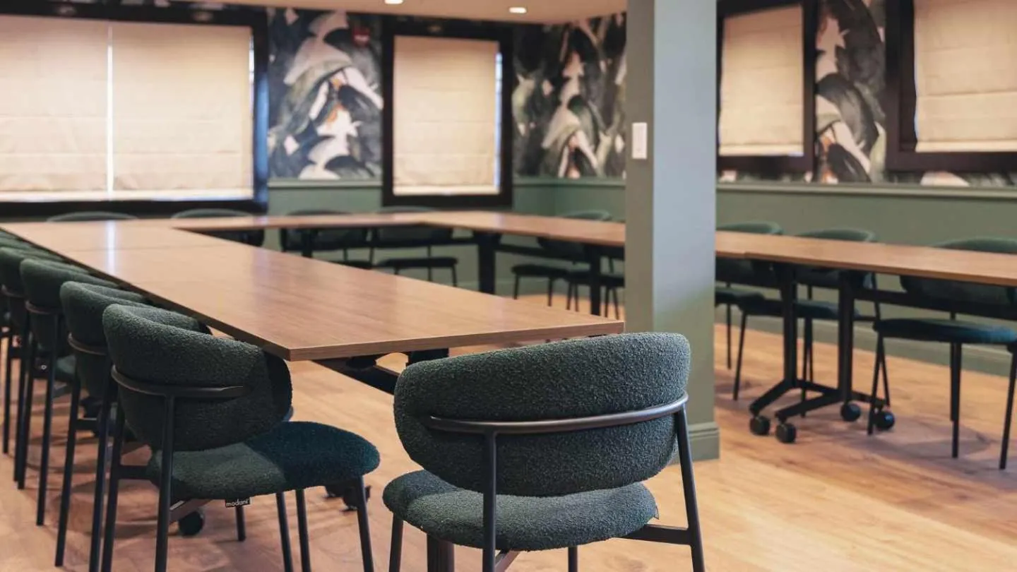 Meeting/conference room in Uma House by Yurbban South Beach